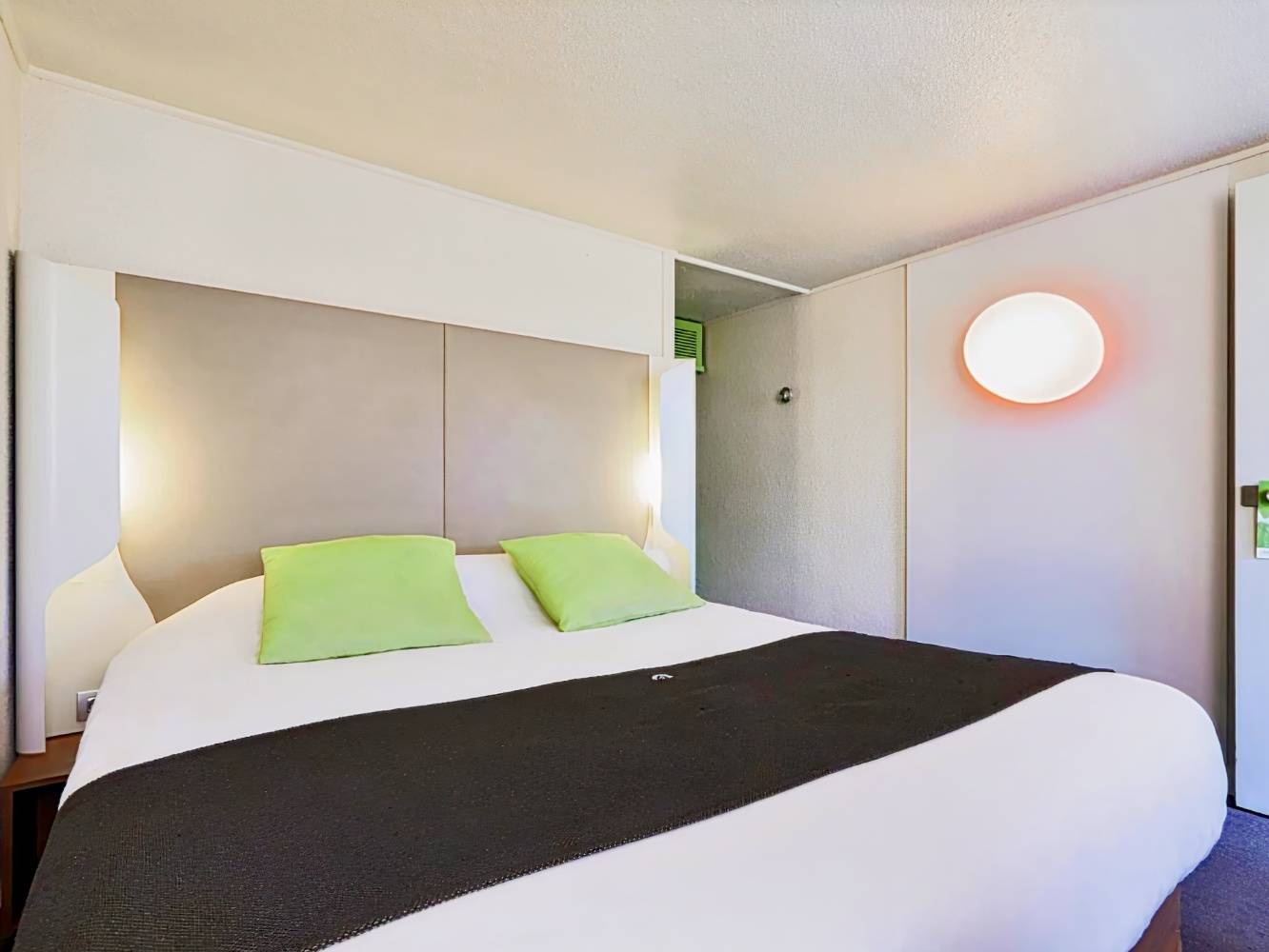 Campanile Versailles Buc