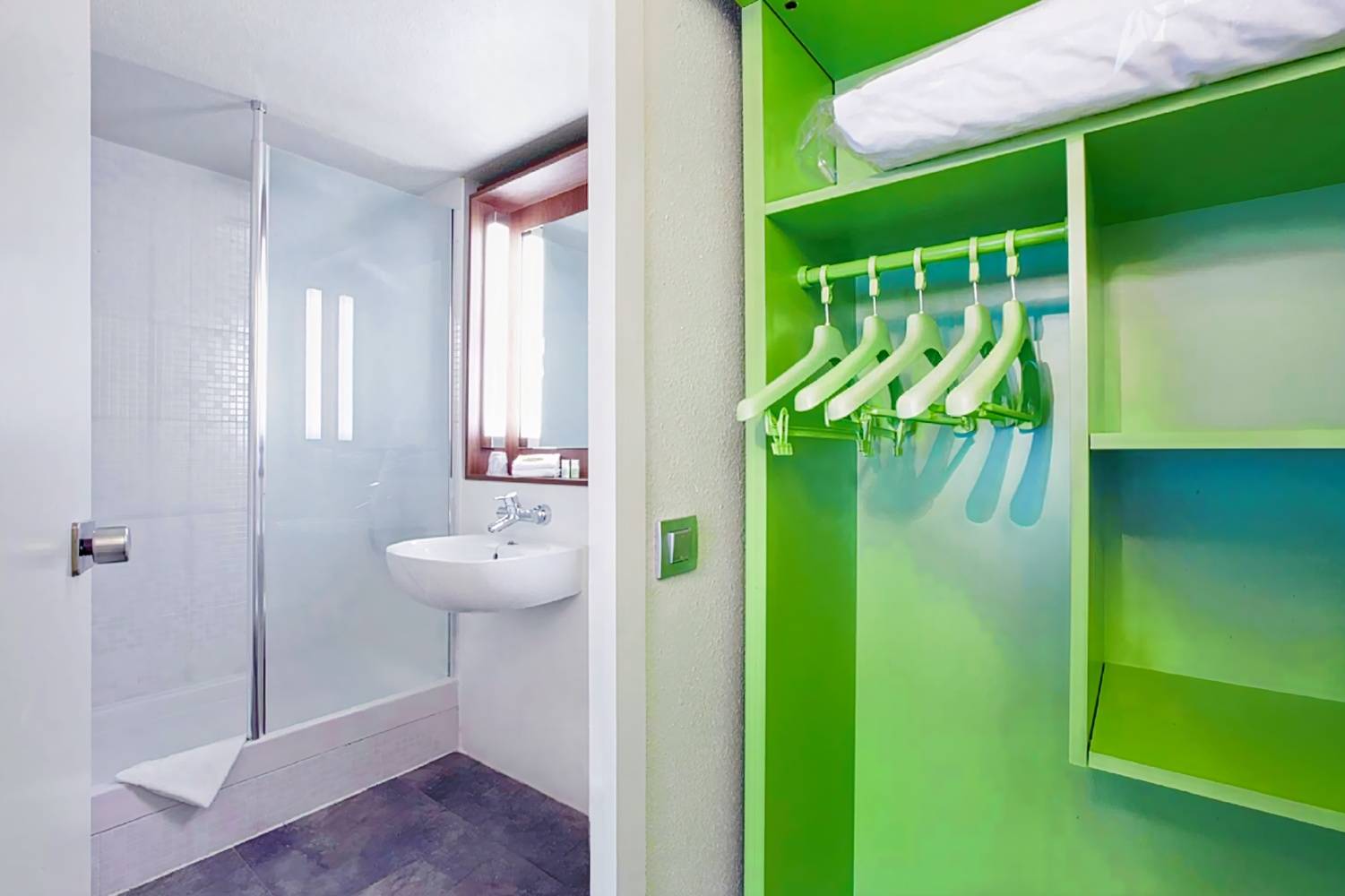 Campanile Versailles Buc