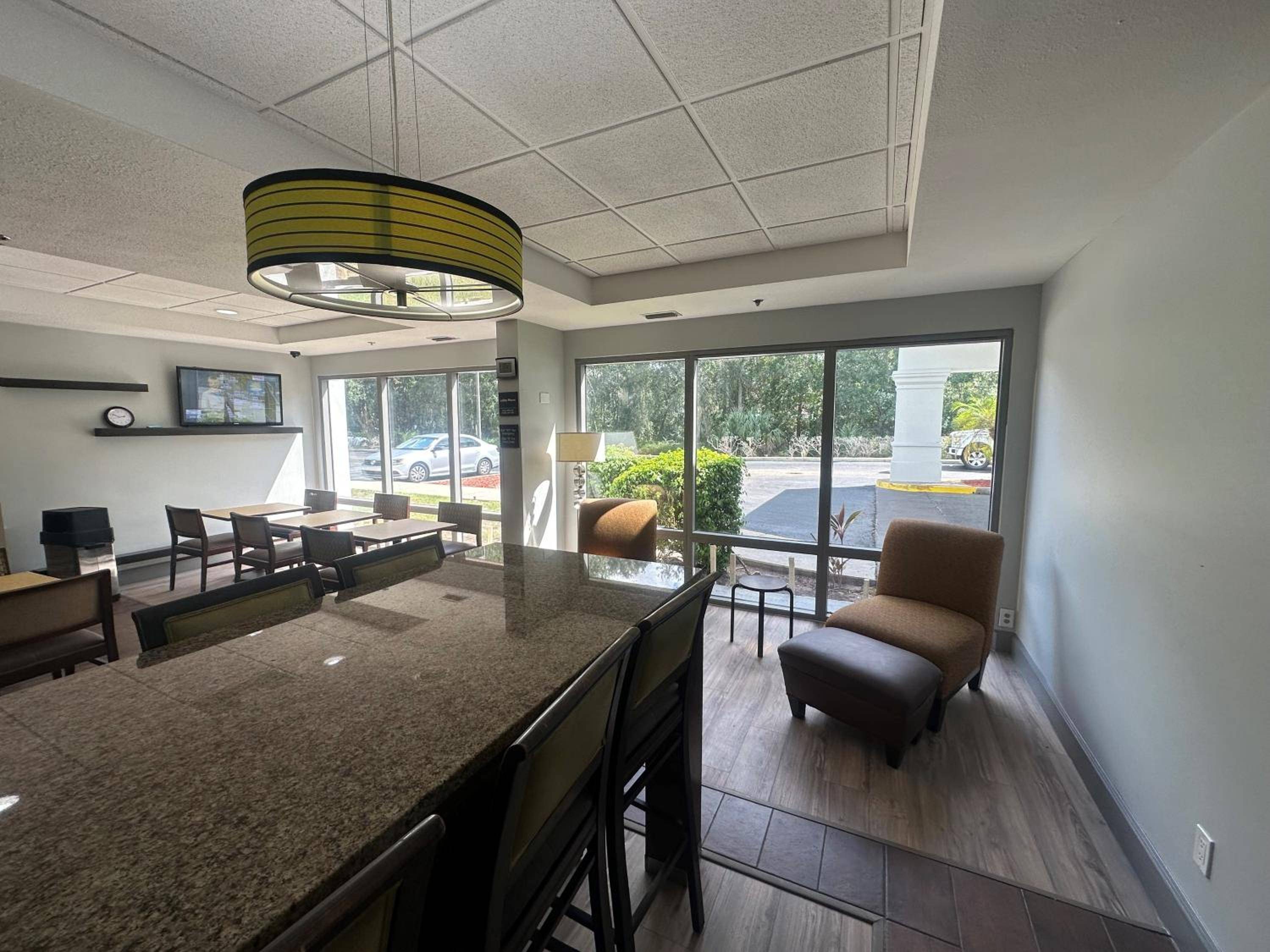 Brandon Center Hotel