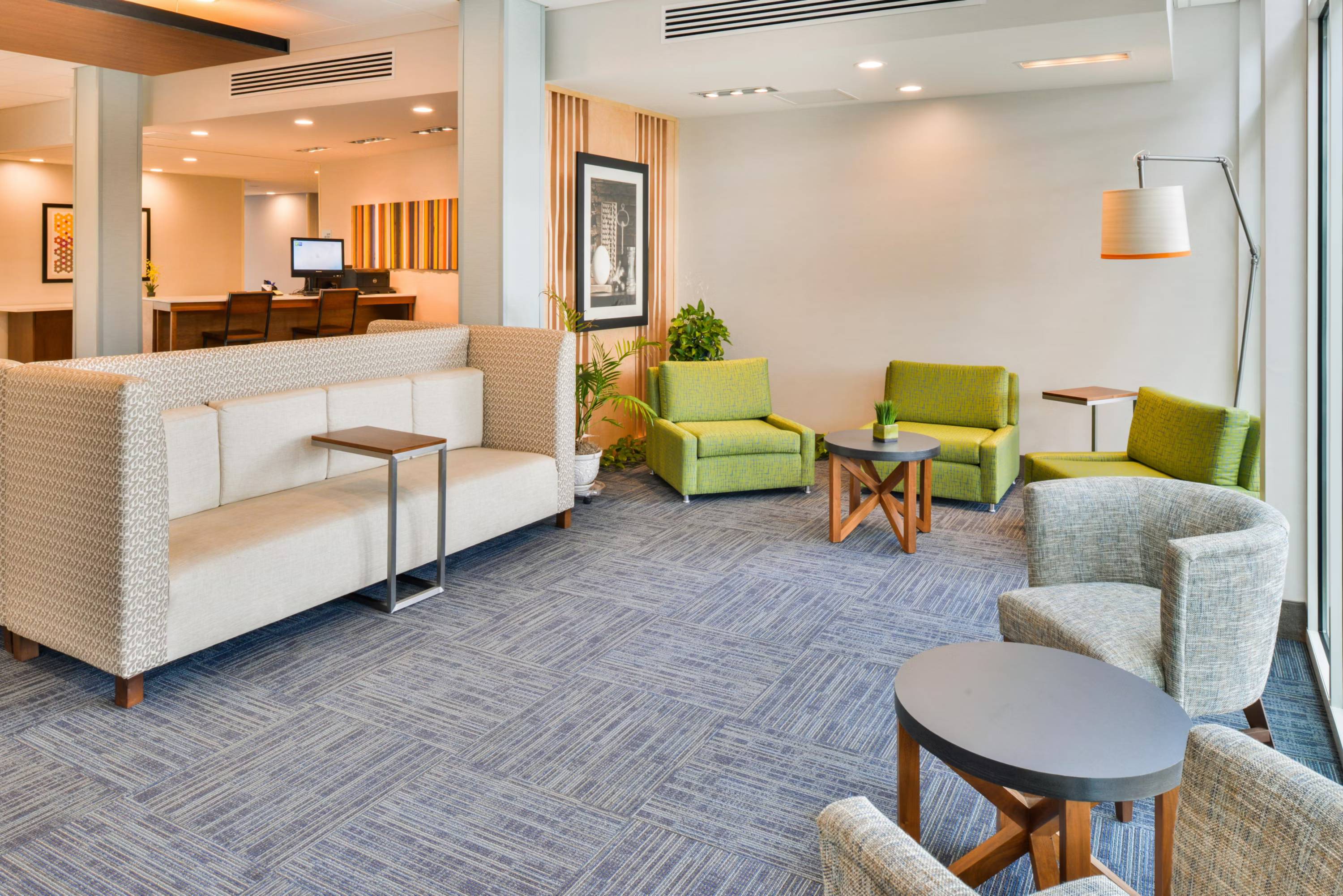 Holiday Inn Express & Suites Salem, an IHG Hotel