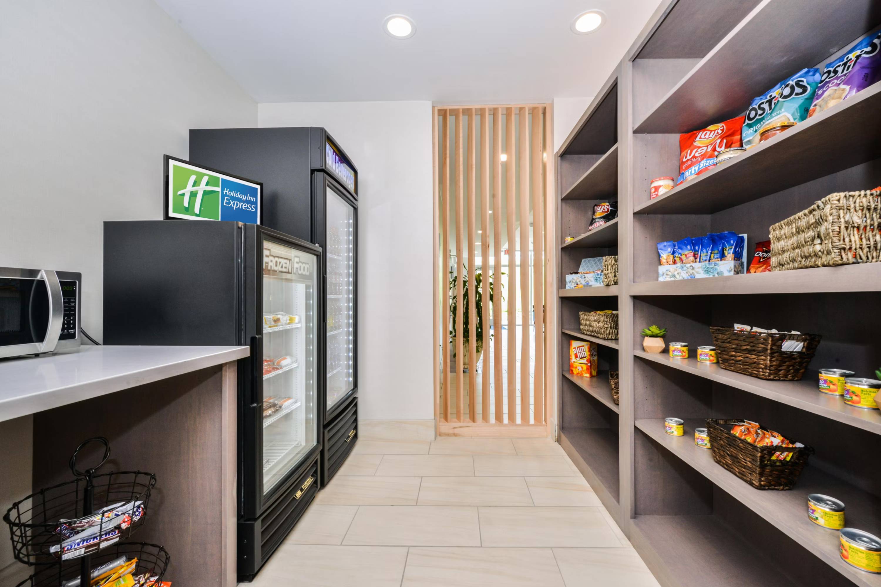 Holiday Inn Express & Suites Salem, an IHG Hotel