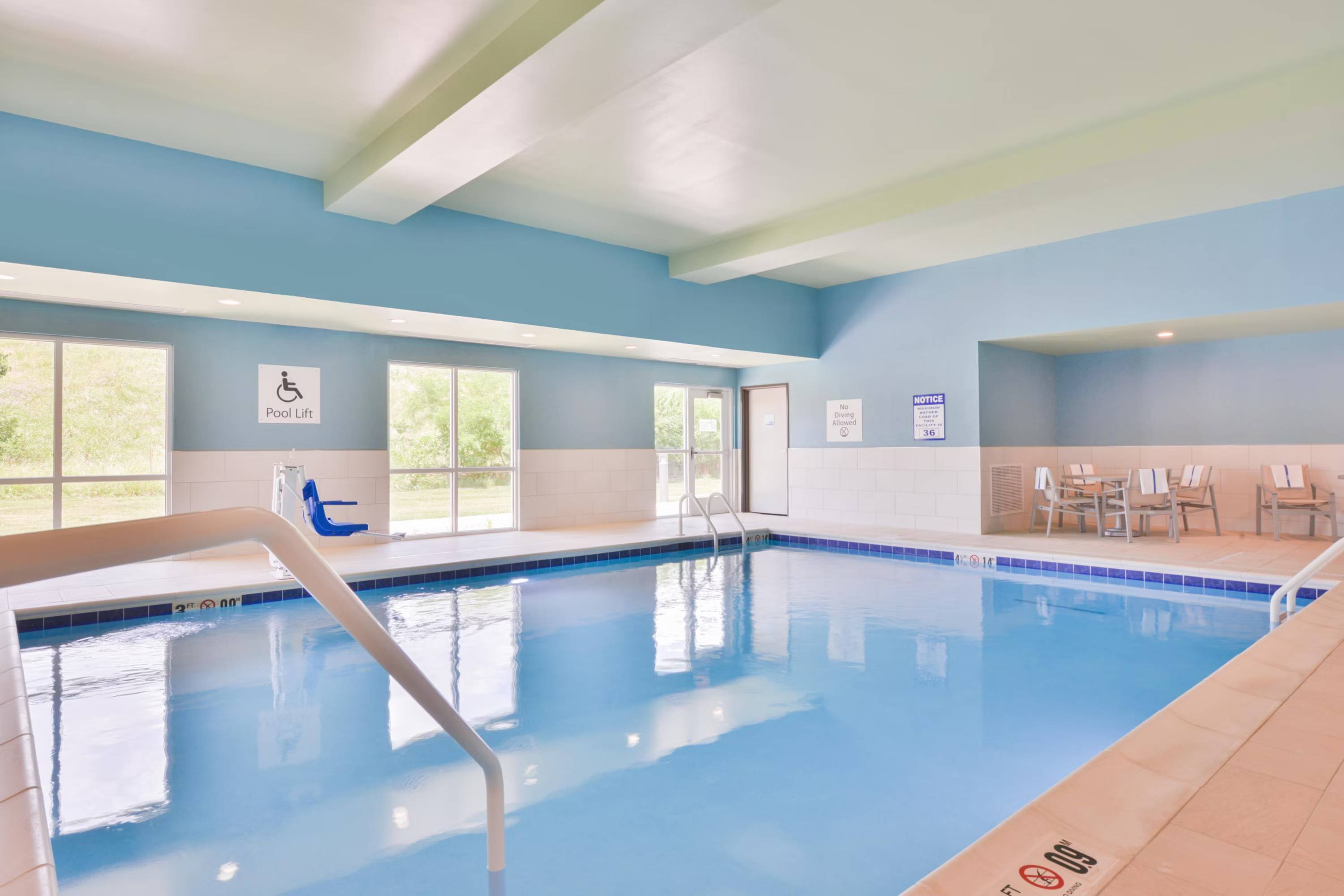 Holiday Inn Express & Suites Salem, an IHG Hotel