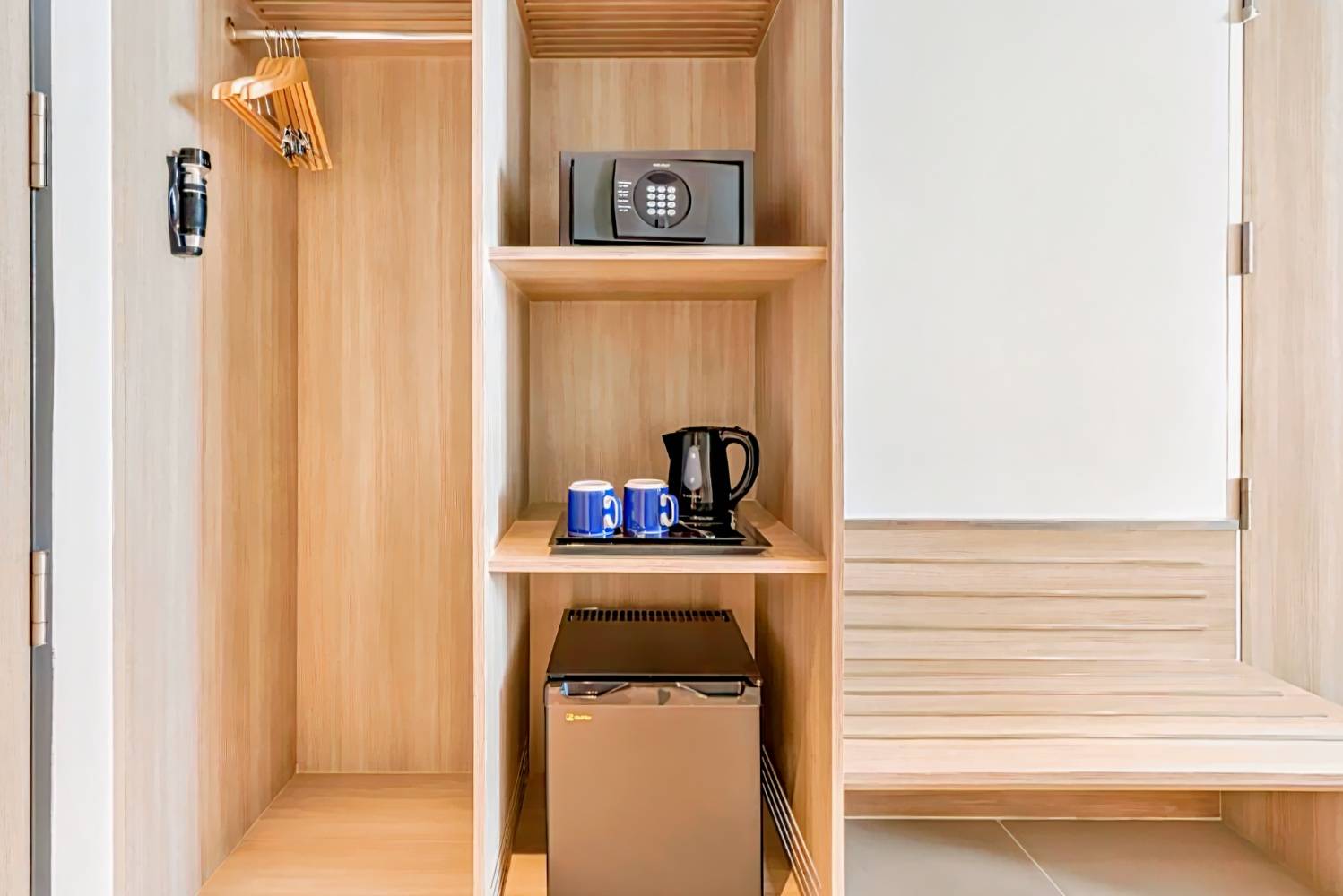 Holiday Inn Express Bangkok Soi Soonvijai, an IHG Hotel