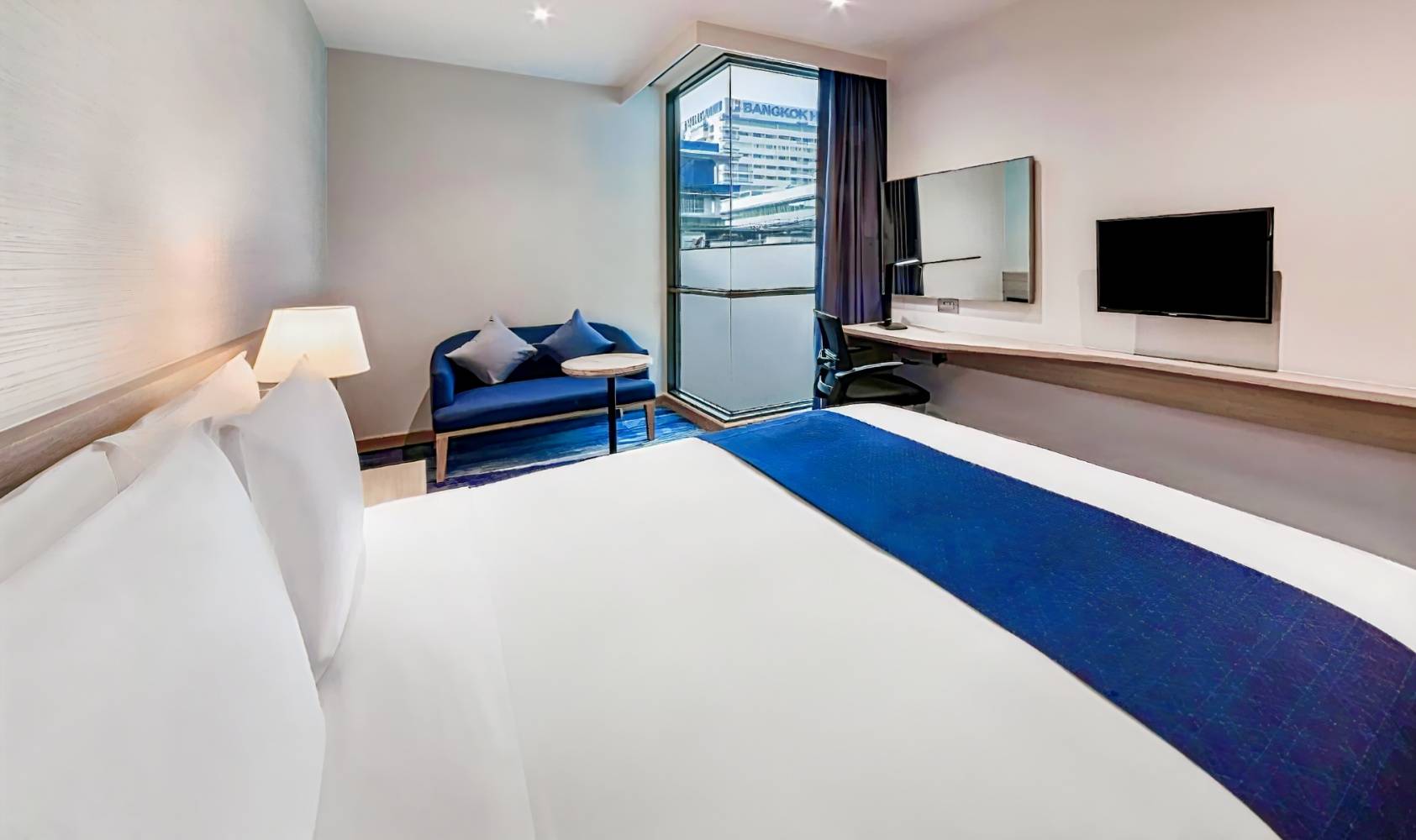 Holiday Inn Express Bangkok Soi Soonvijai, an IHG Hotel