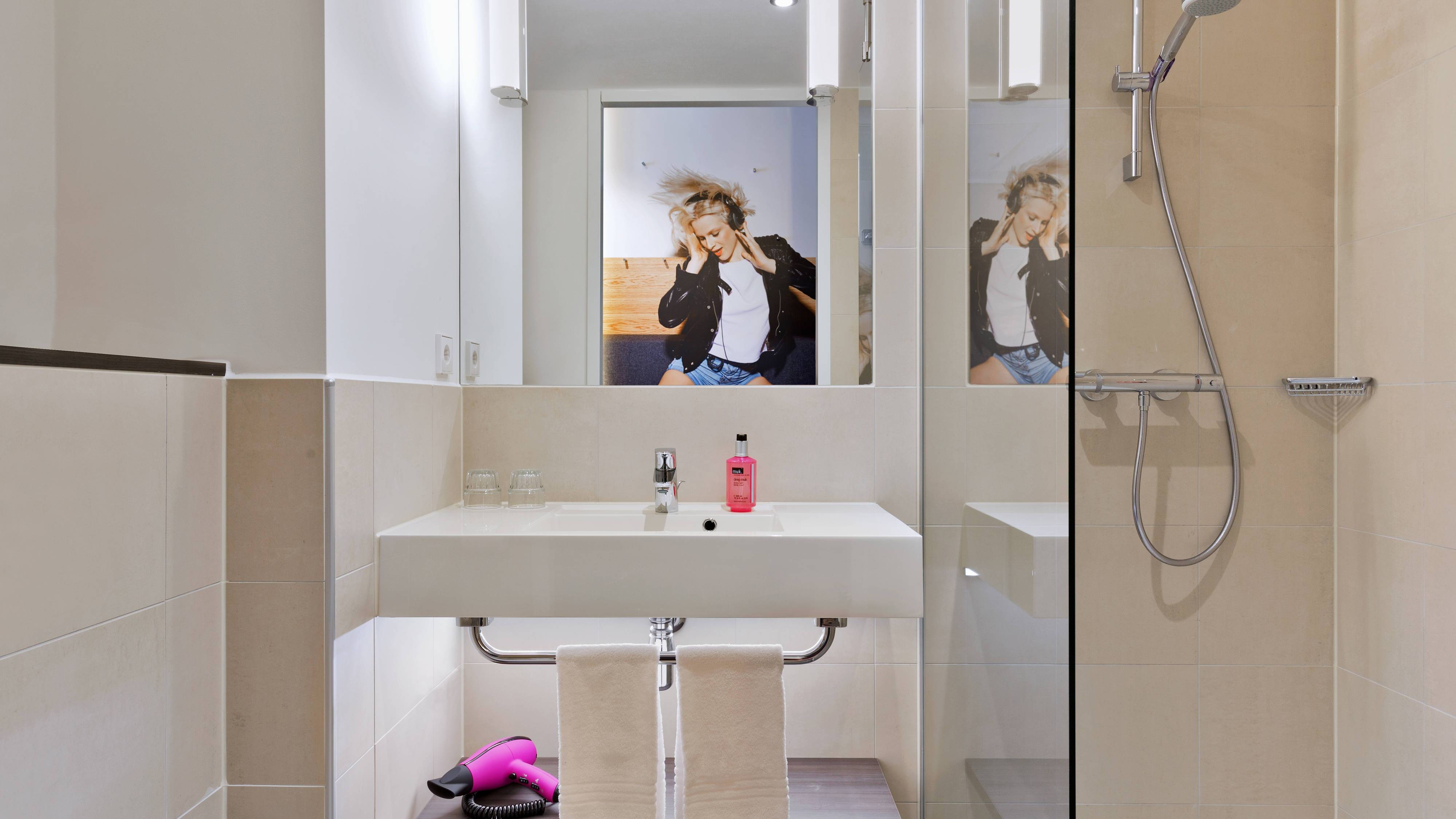 Moxy Amsterdam Houthavens