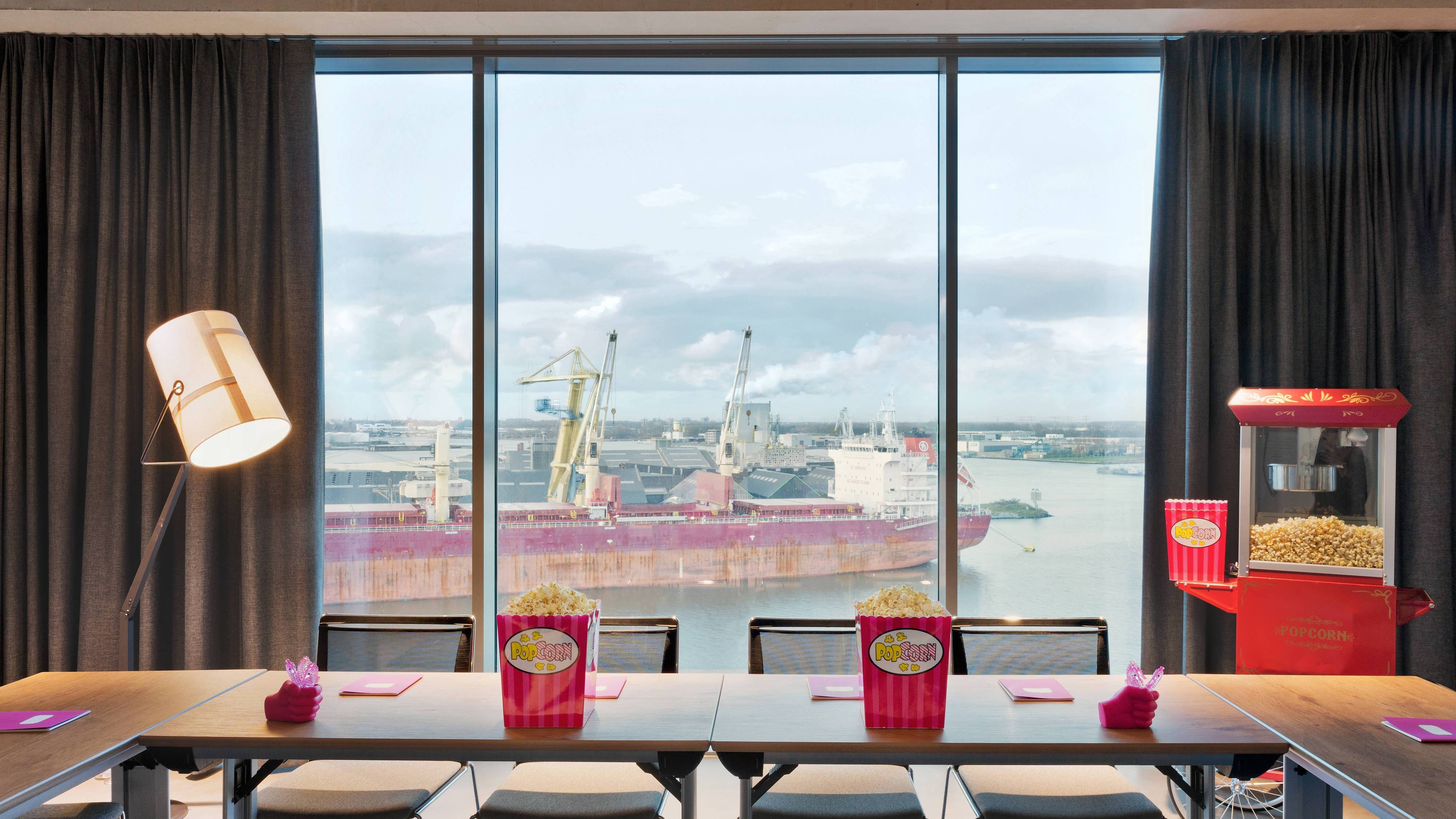 Moxy Amsterdam Houthavens