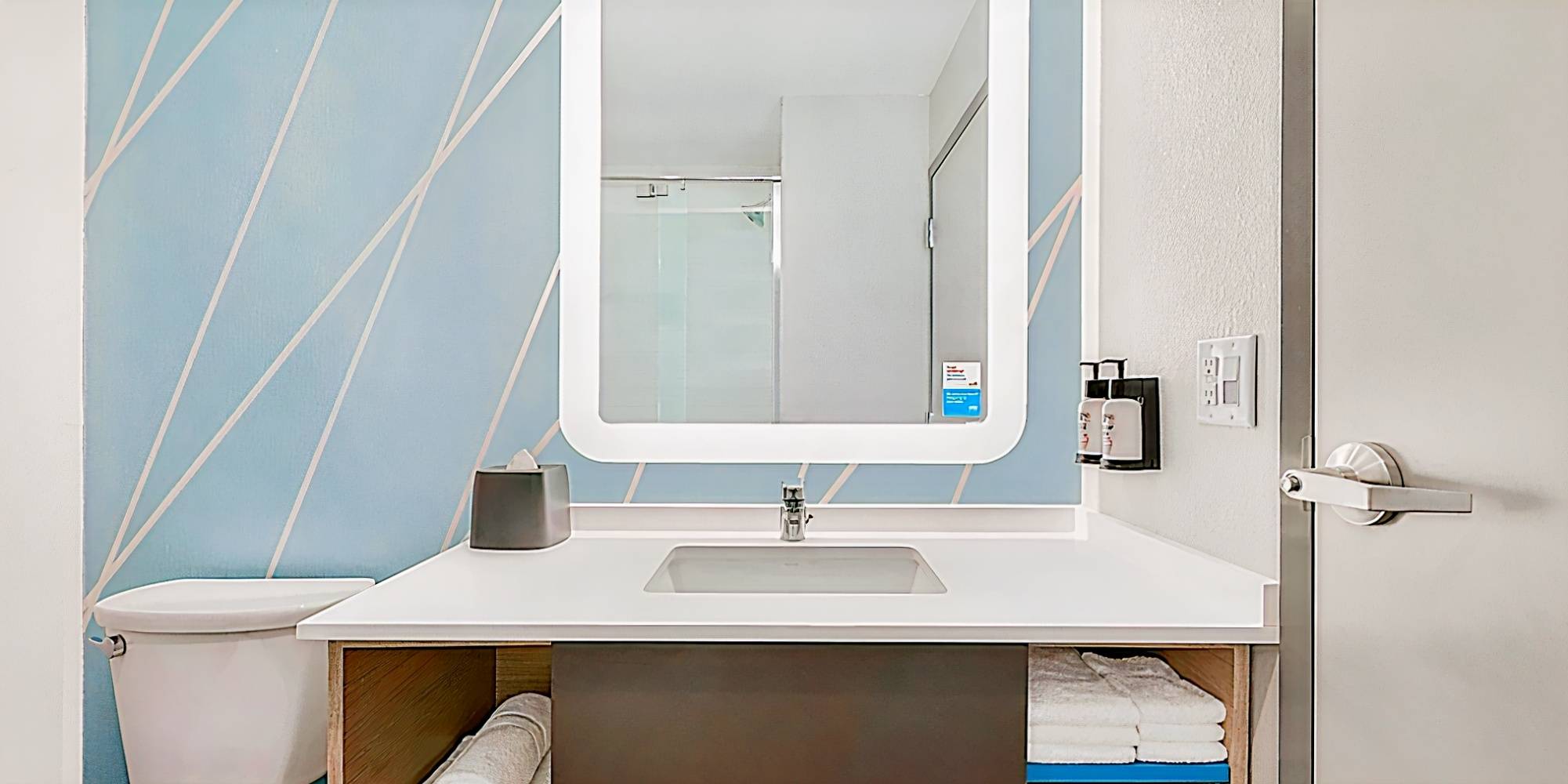 avid hotel Boston Logan Airport - Revere