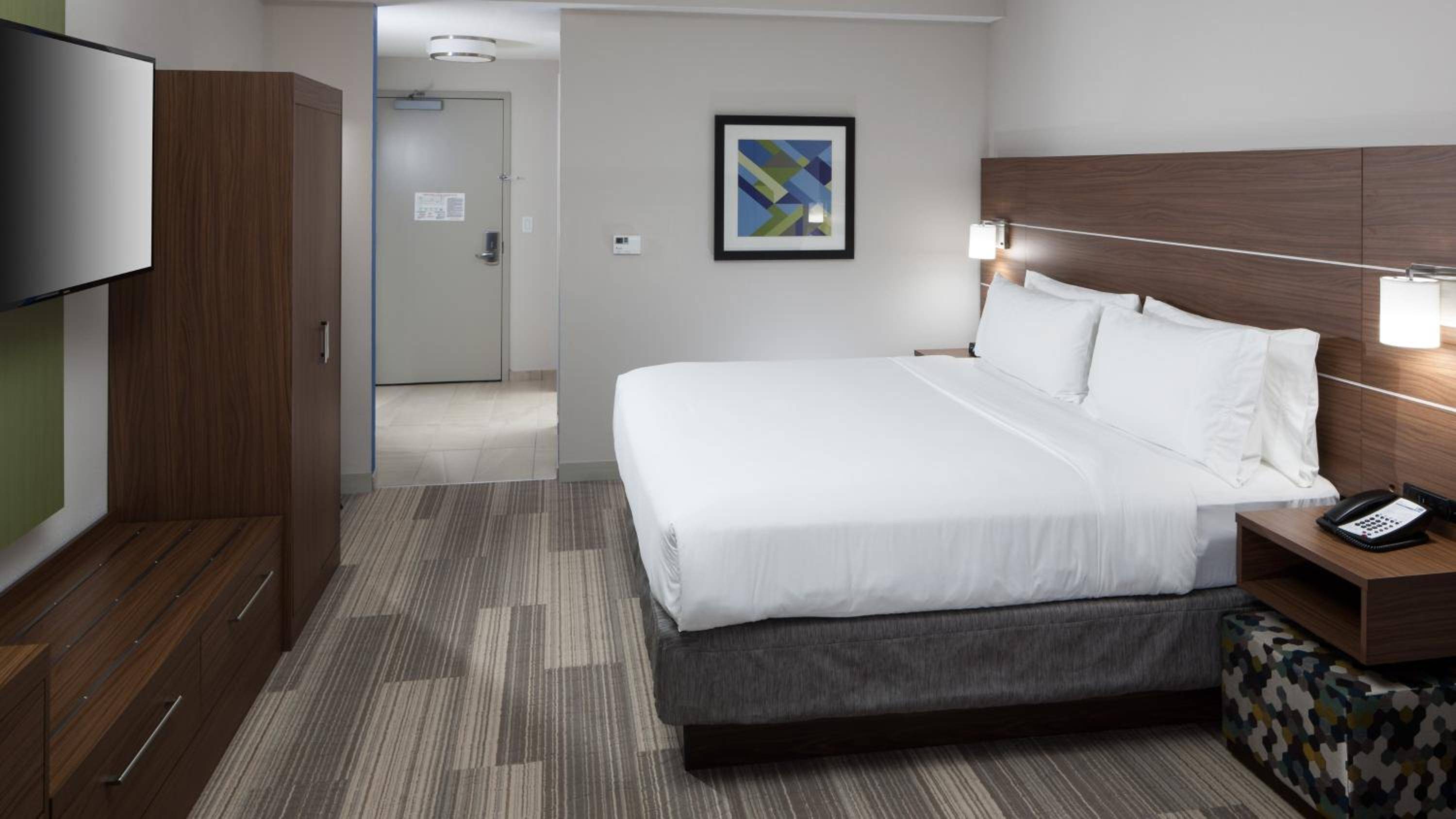 Holiday Inn Express & Suites Orlando At Seaworld, an IHG Hotel