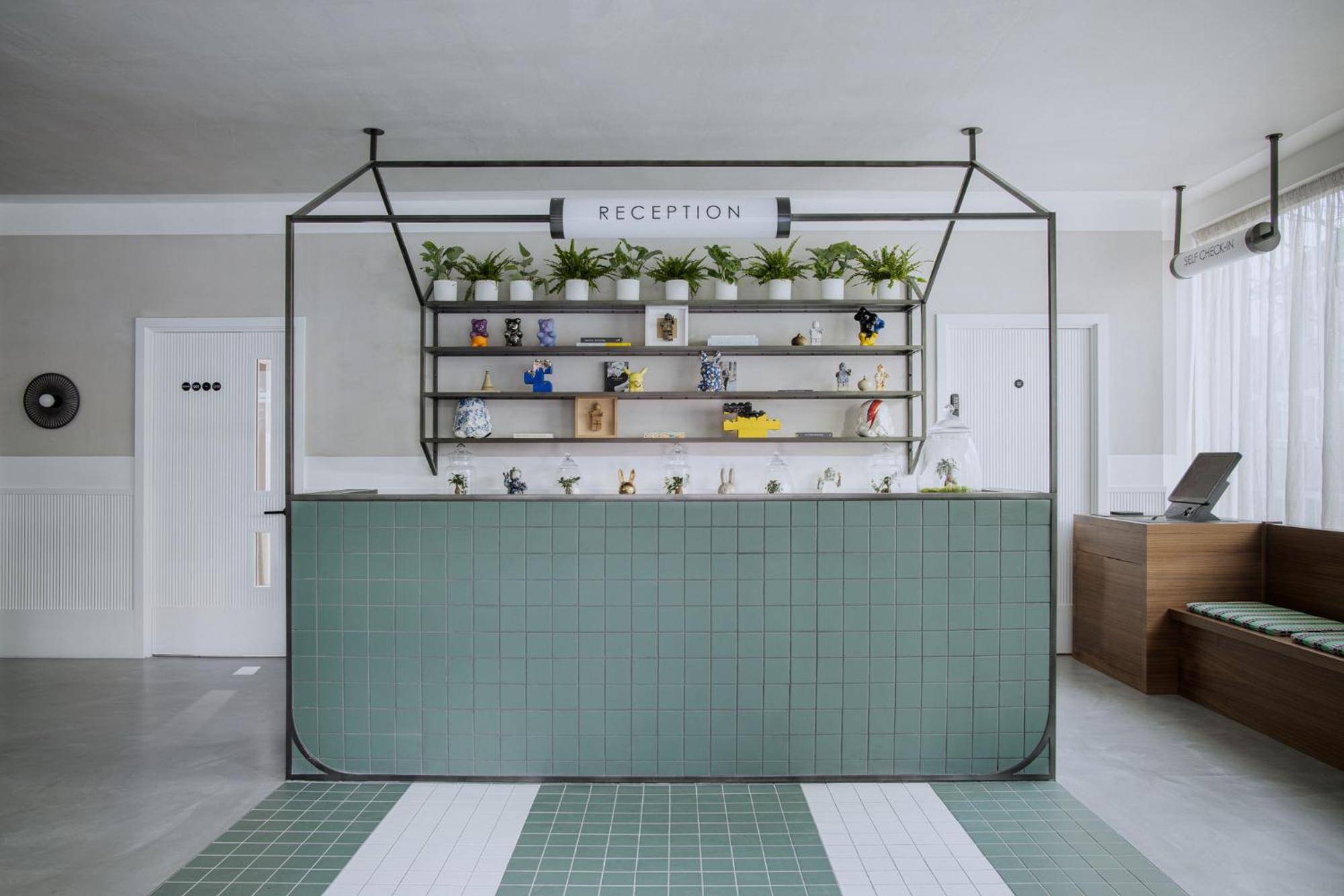 London Kingsland Locke