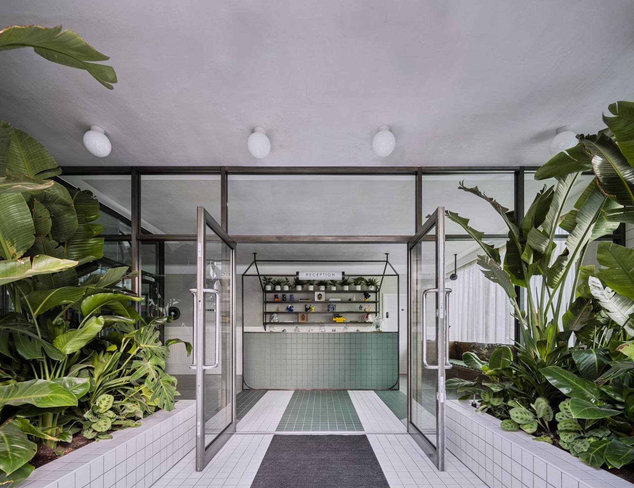 London Kingsland Locke