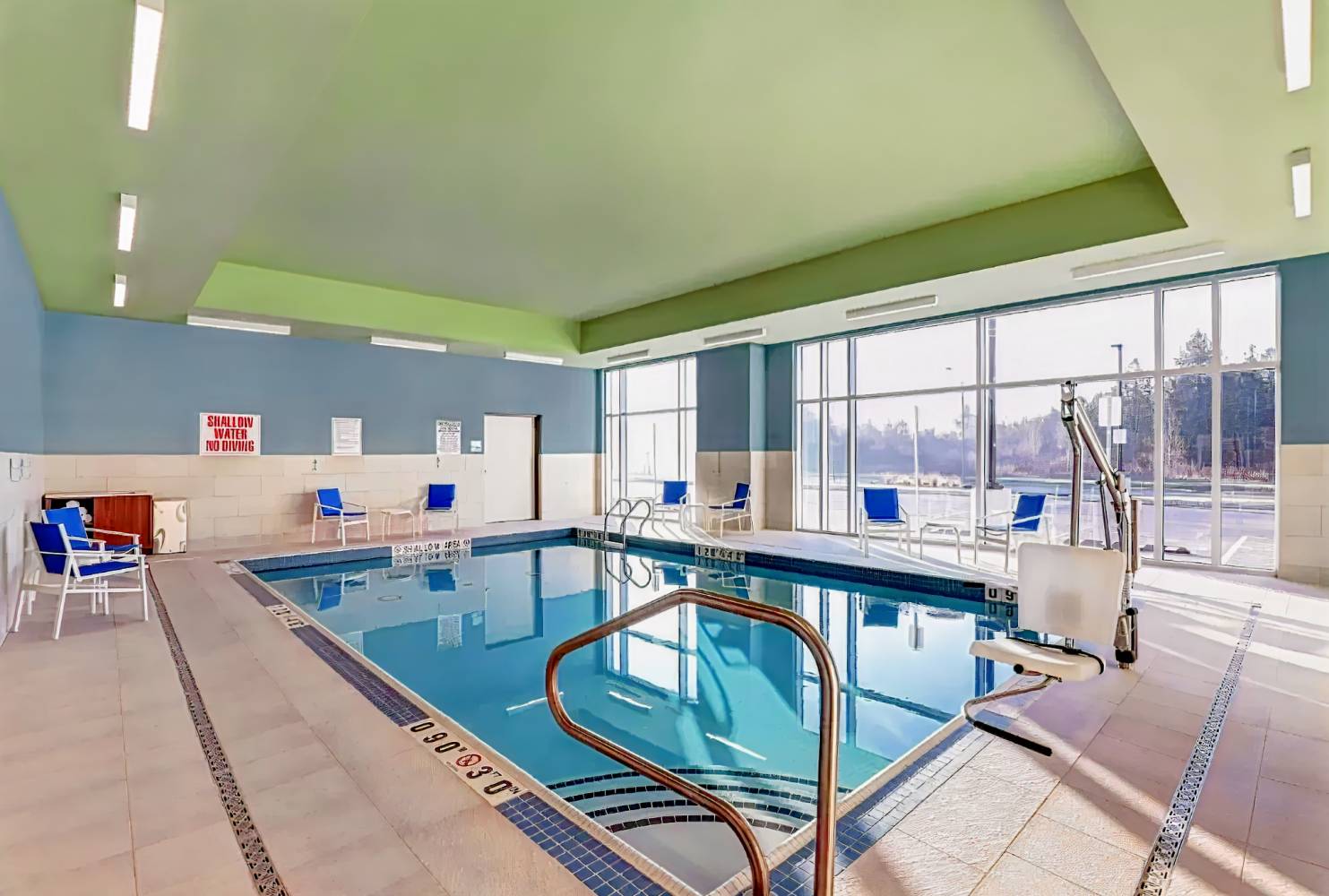 Holiday Inn Express Kingston West