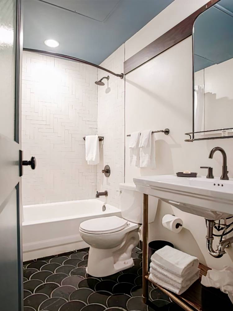 The Old No. 77 Hotel & Chandlery