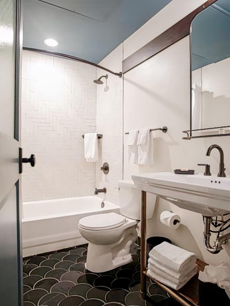 The Old No. 77 Hotel & Chandlery