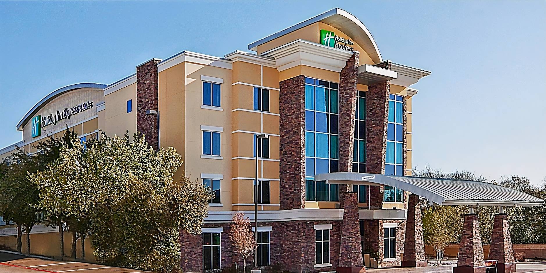Holiday Inn Express & Suites North Dallas at Preston