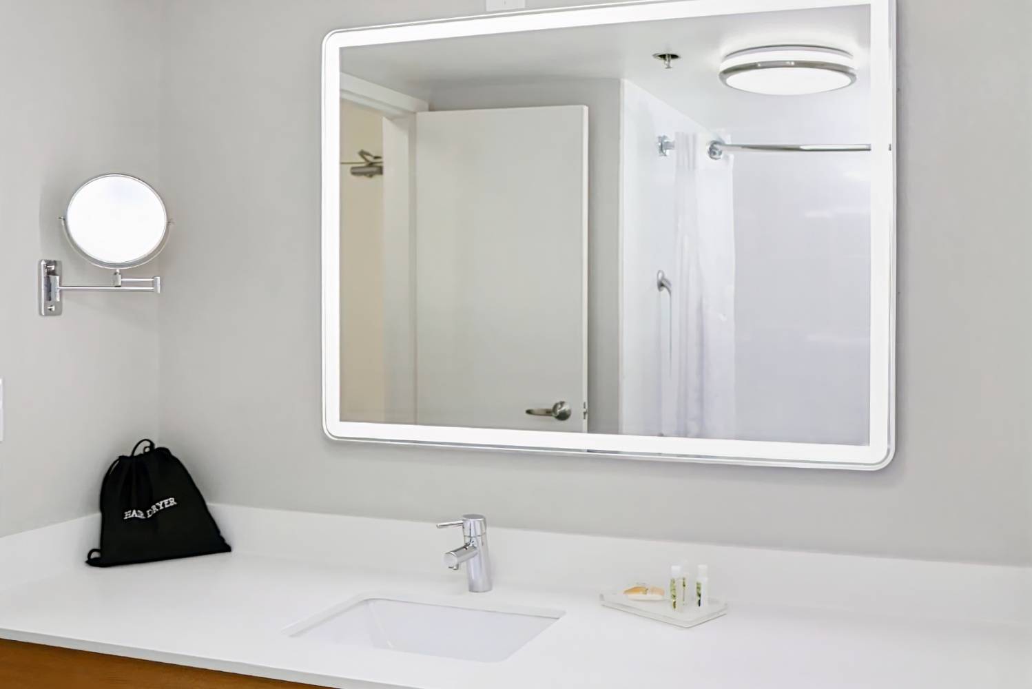 Holiday Inn Chicago O'Hare Area