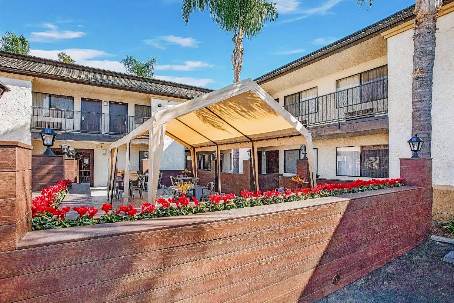 Stanford Inn & Suites Anaheim