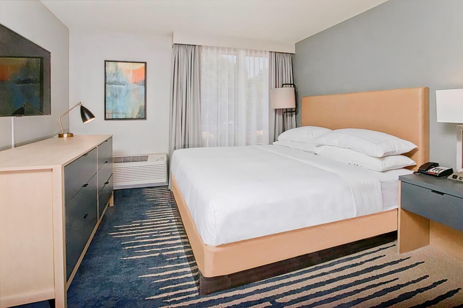 DoubleTree by Hilton Chico