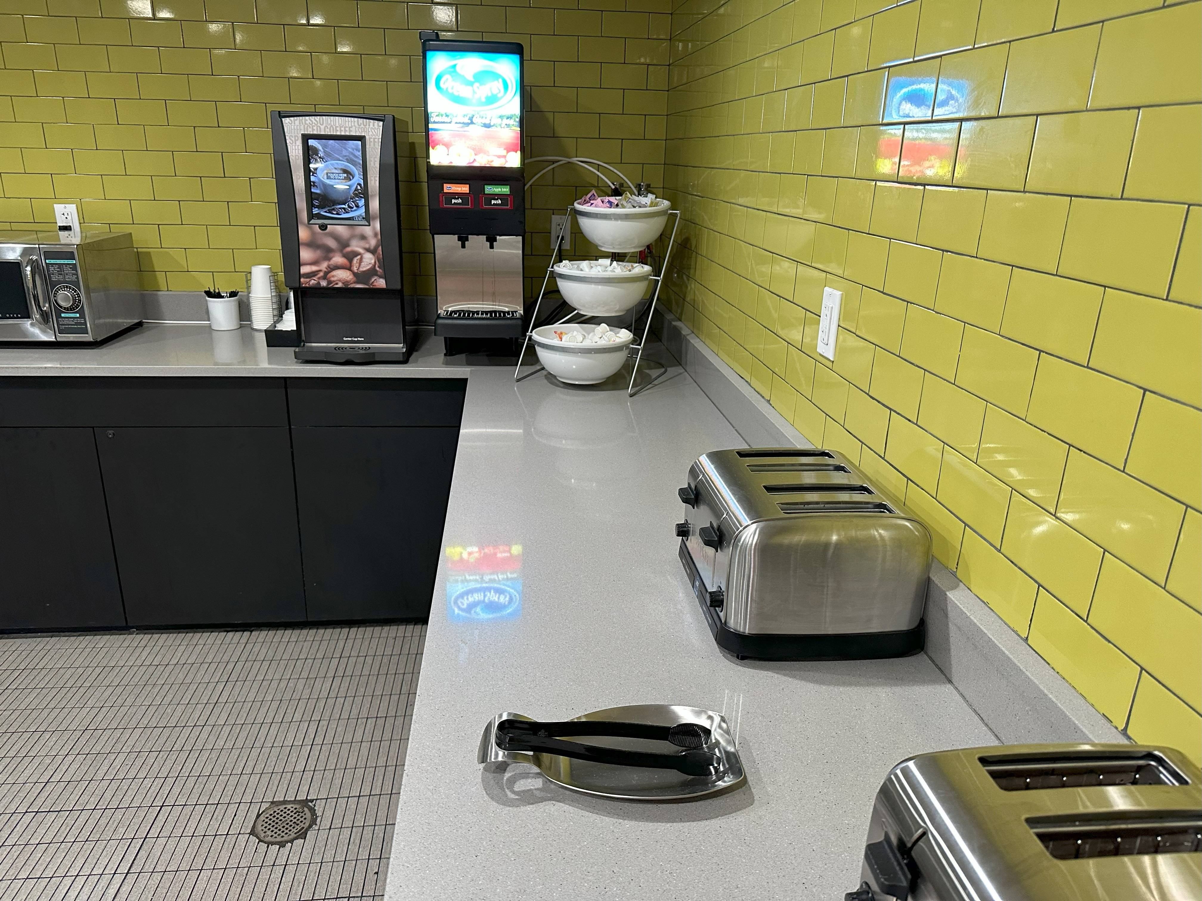 Red Roof PLUS Brooklyn - Flatbush Ave