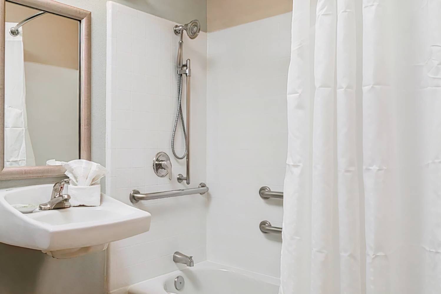 Holiday Inn Express & Suites Santa Clara - Silicon Valley