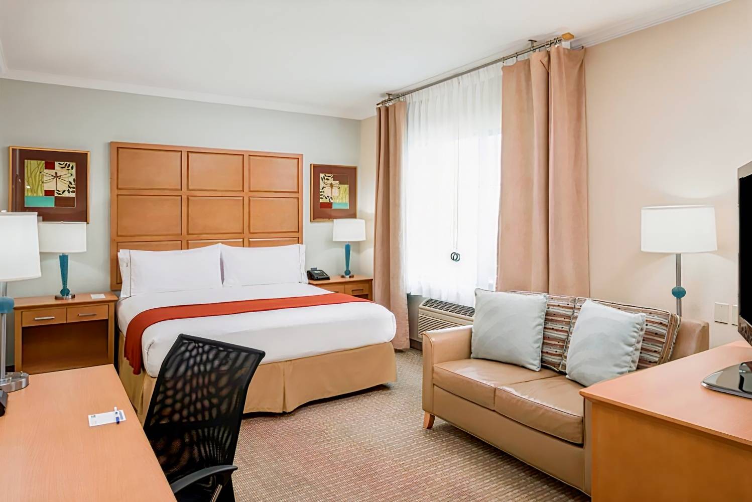 Holiday Inn Express & Suites Santa Clara - Silicon Valley