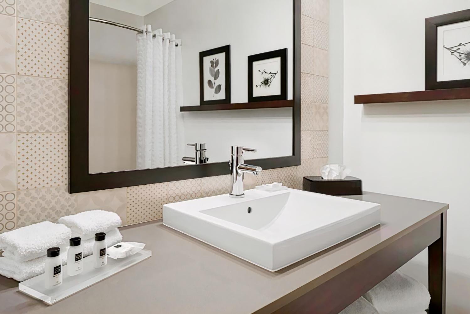 Country Inn & Suites Columbus Airport