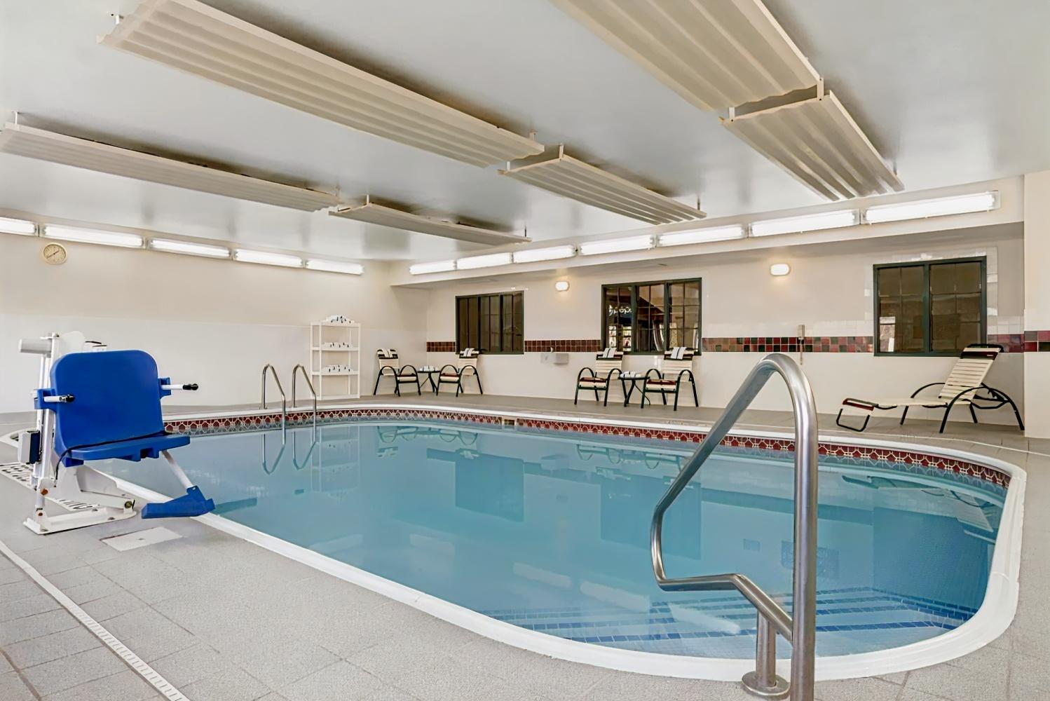 Country Inn & Suites Columbus Airport