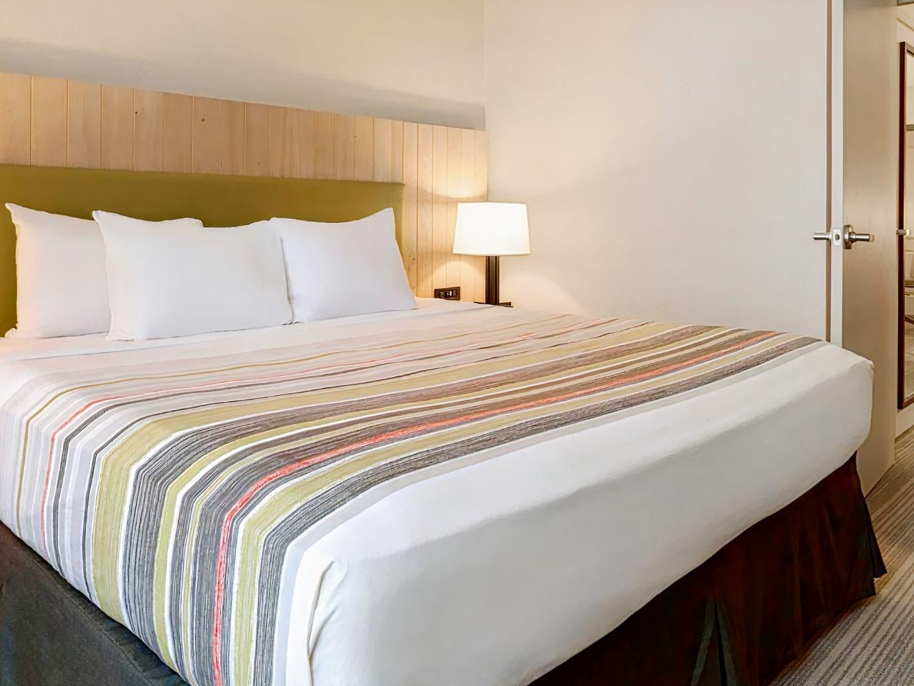 Country Inn & Suites Columbus Airport