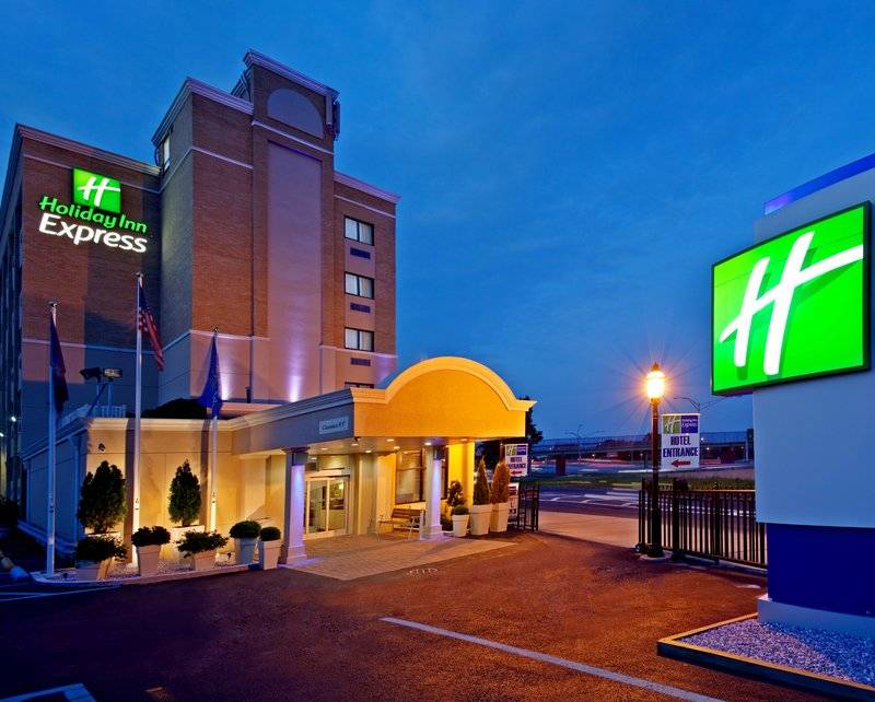 Holiday Inn Express LaGuardia "(doublon)"