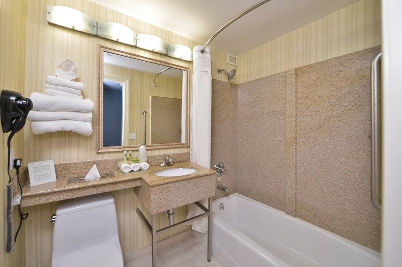 Holiday Inn Express LaGuardia "(doublon)"