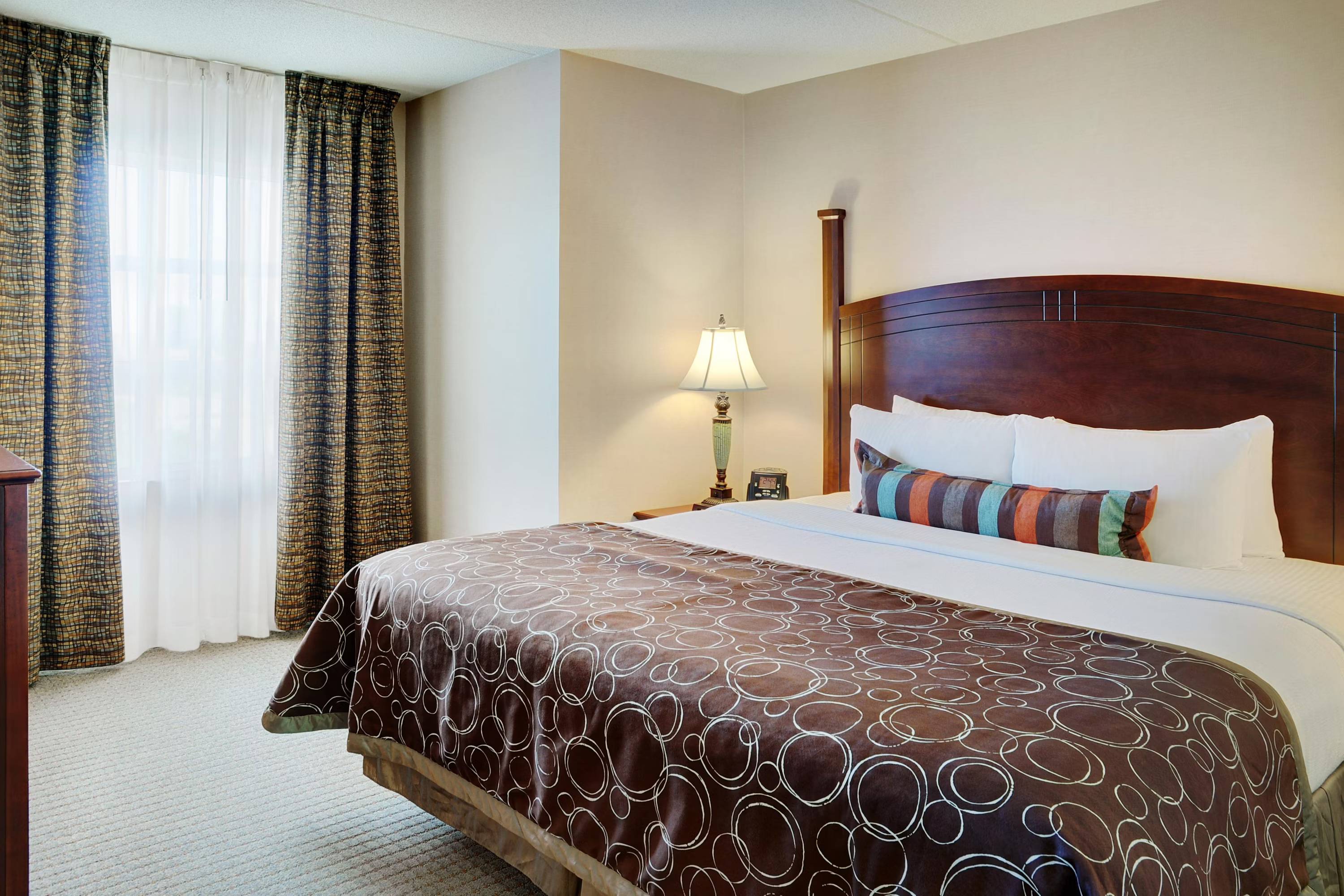 Staybridge Suites Oakville Burlington by IHG