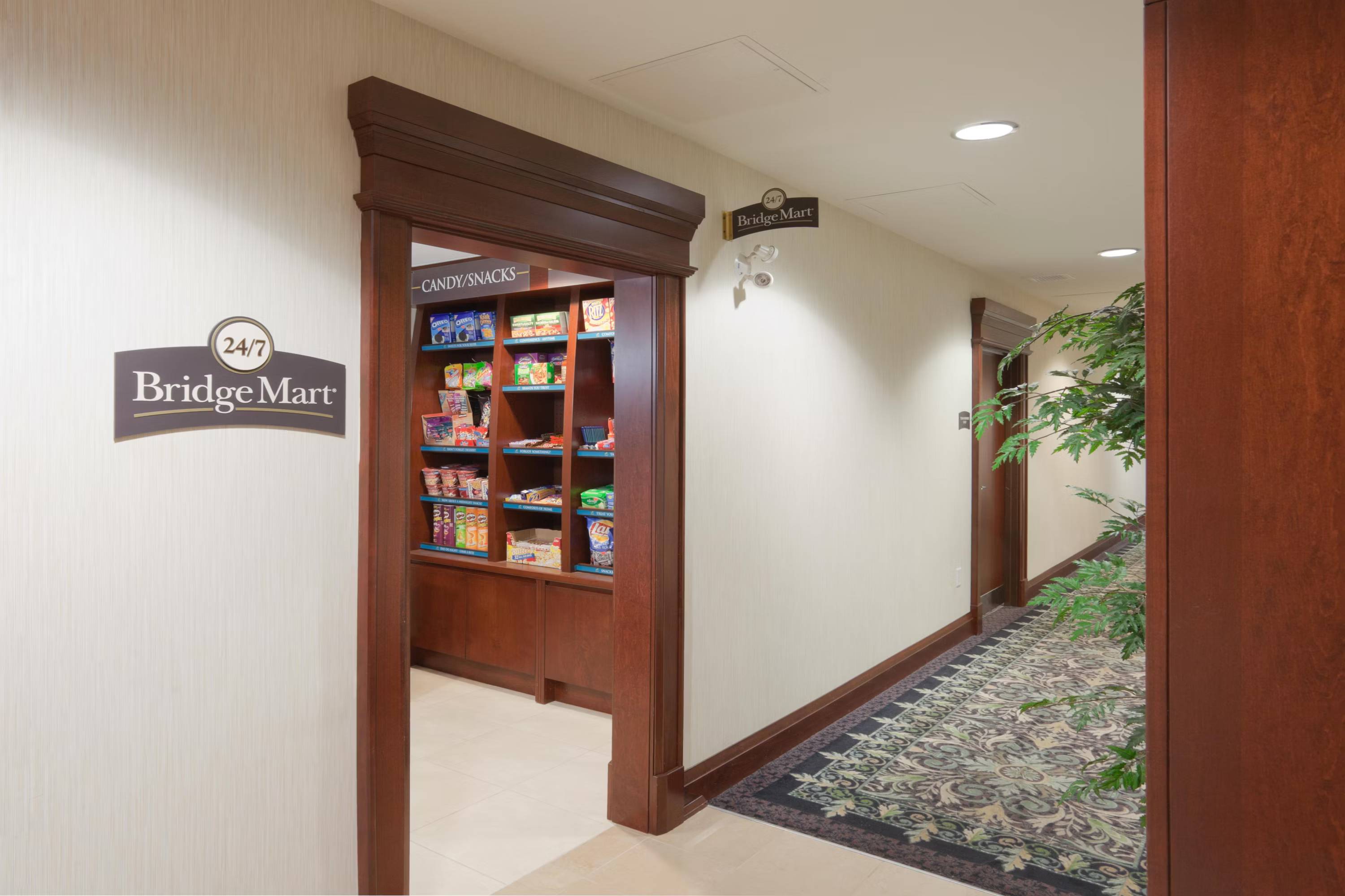 Staybridge Suites Oakville Burlington by IHG