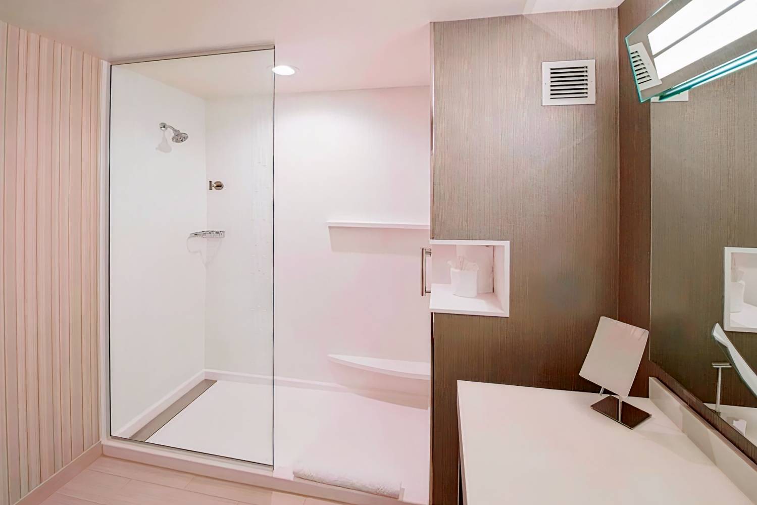 Courtyard by Marriott Atlanta Alpharetta/Avalon Area