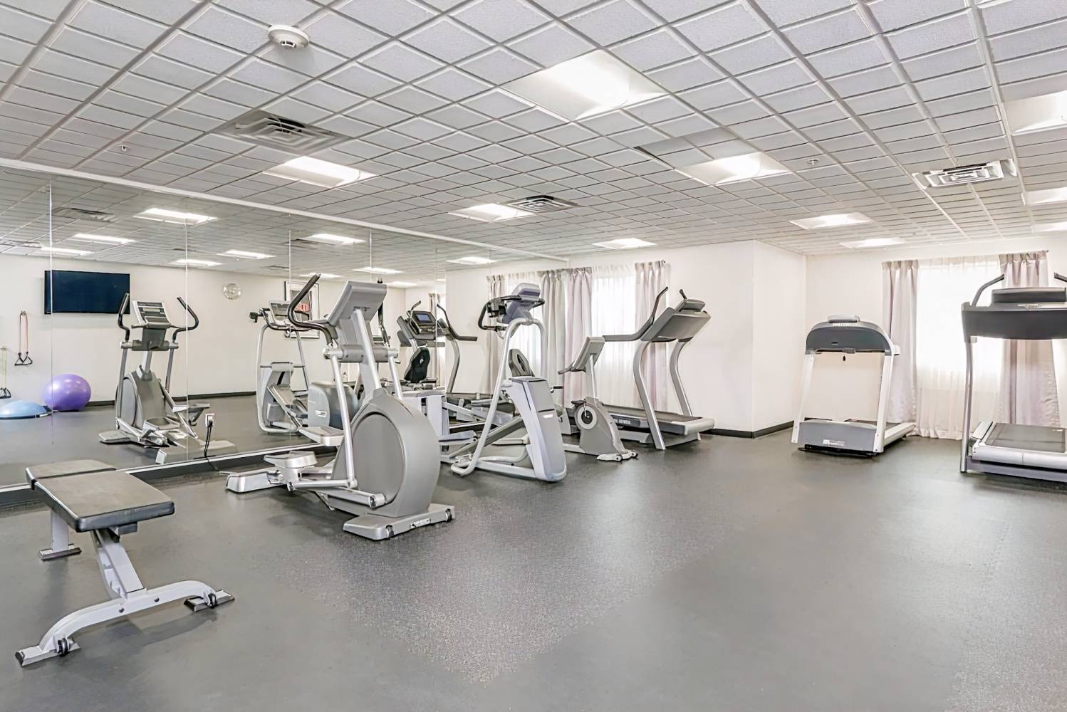 Holiday Inn Express & Suites Columbus - Polaris Parkway