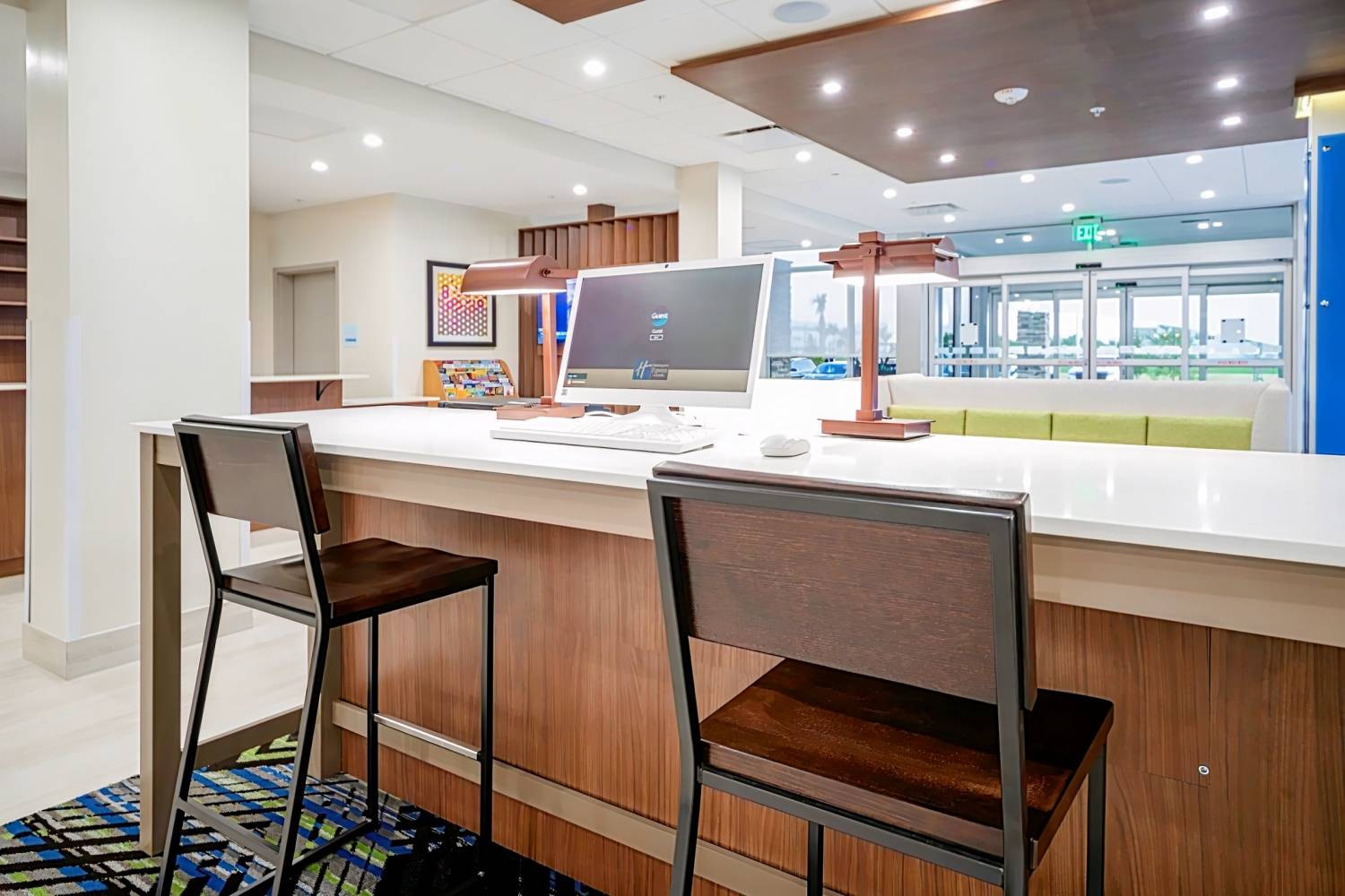 Holiday Inn Express & Suites - Fort Myers Airport