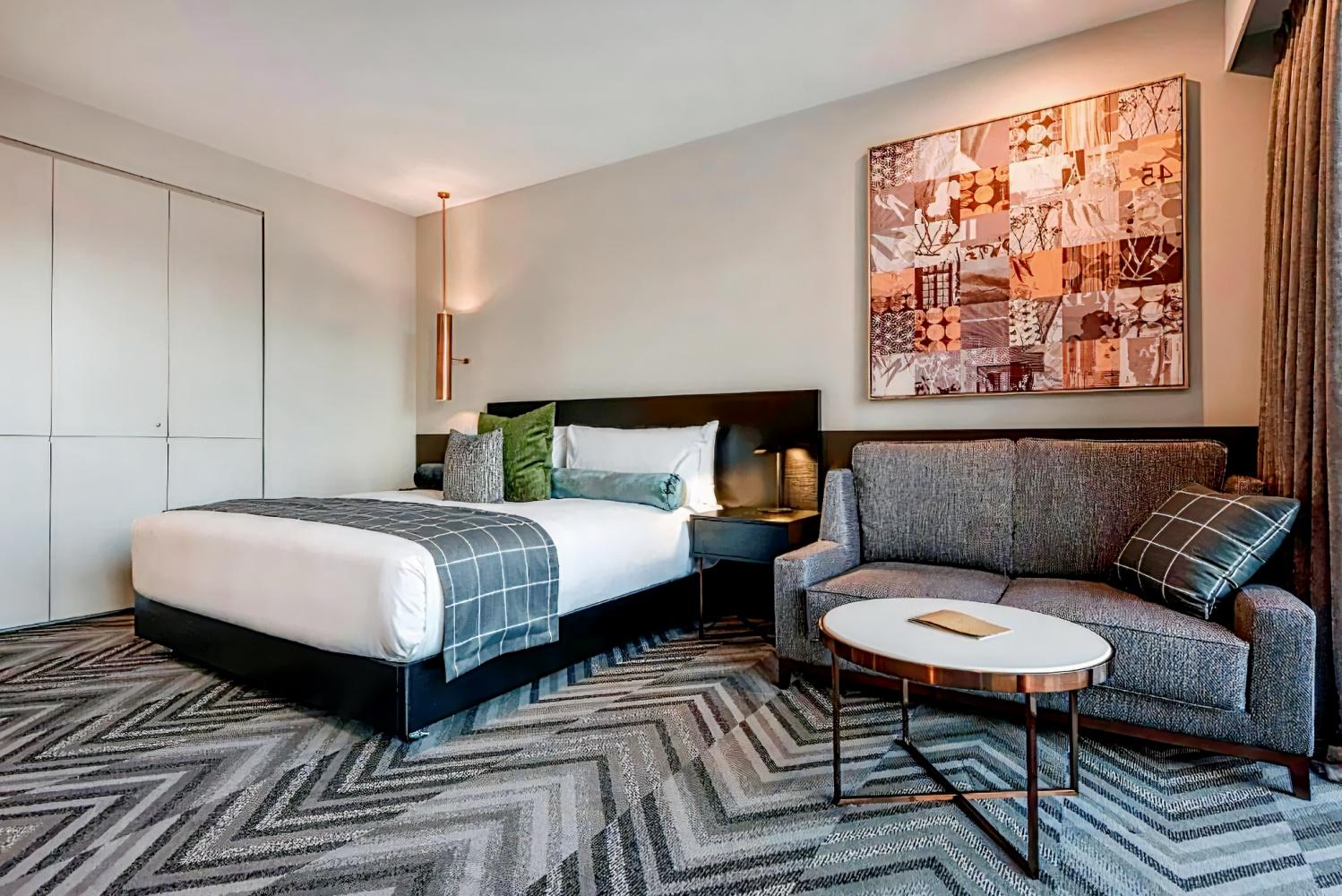 Peppers Kings Square Hotel