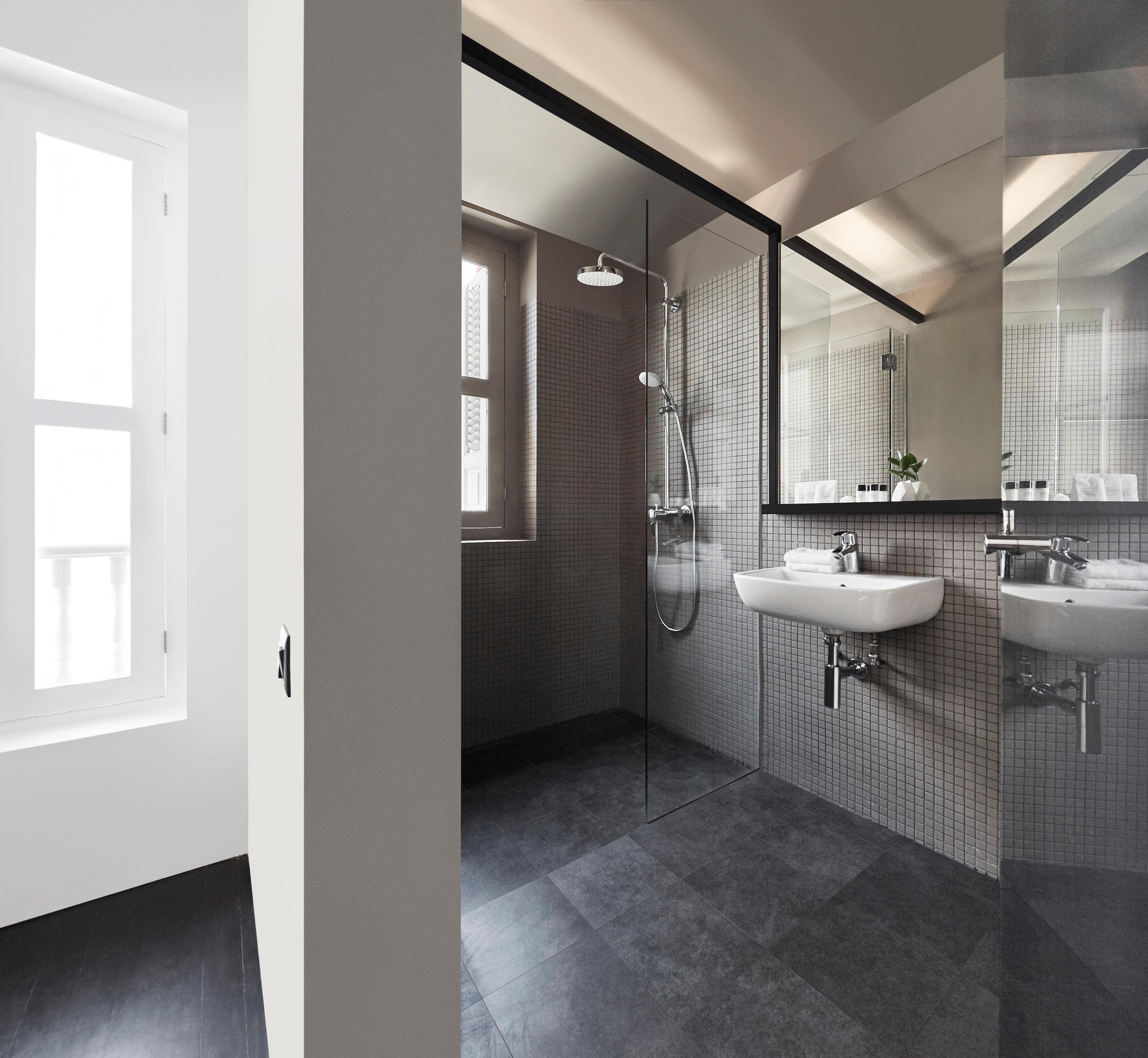 Hotel Mono (SG Clean)