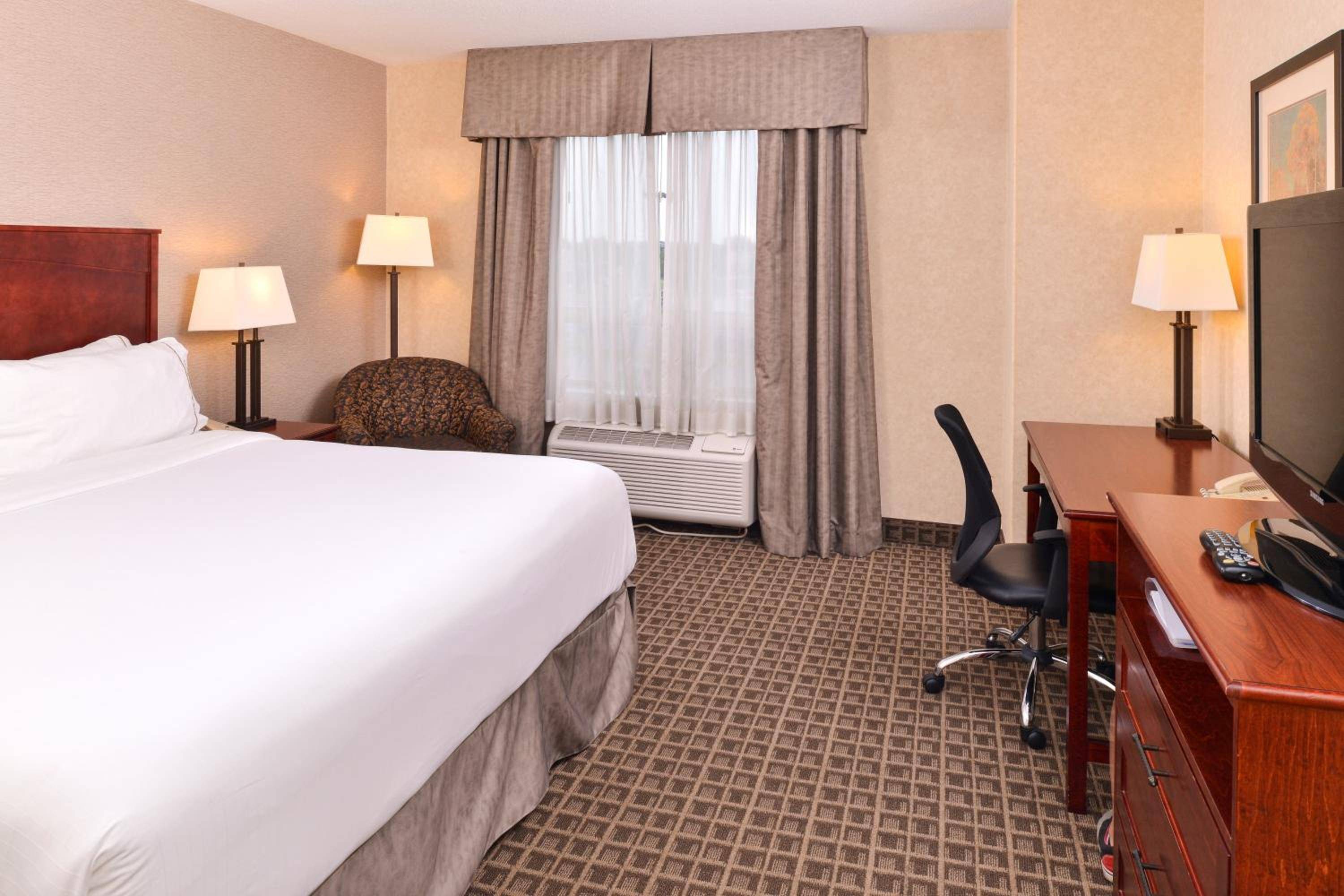 Holiday Inn Express Edmonton North, an IHG Hotel