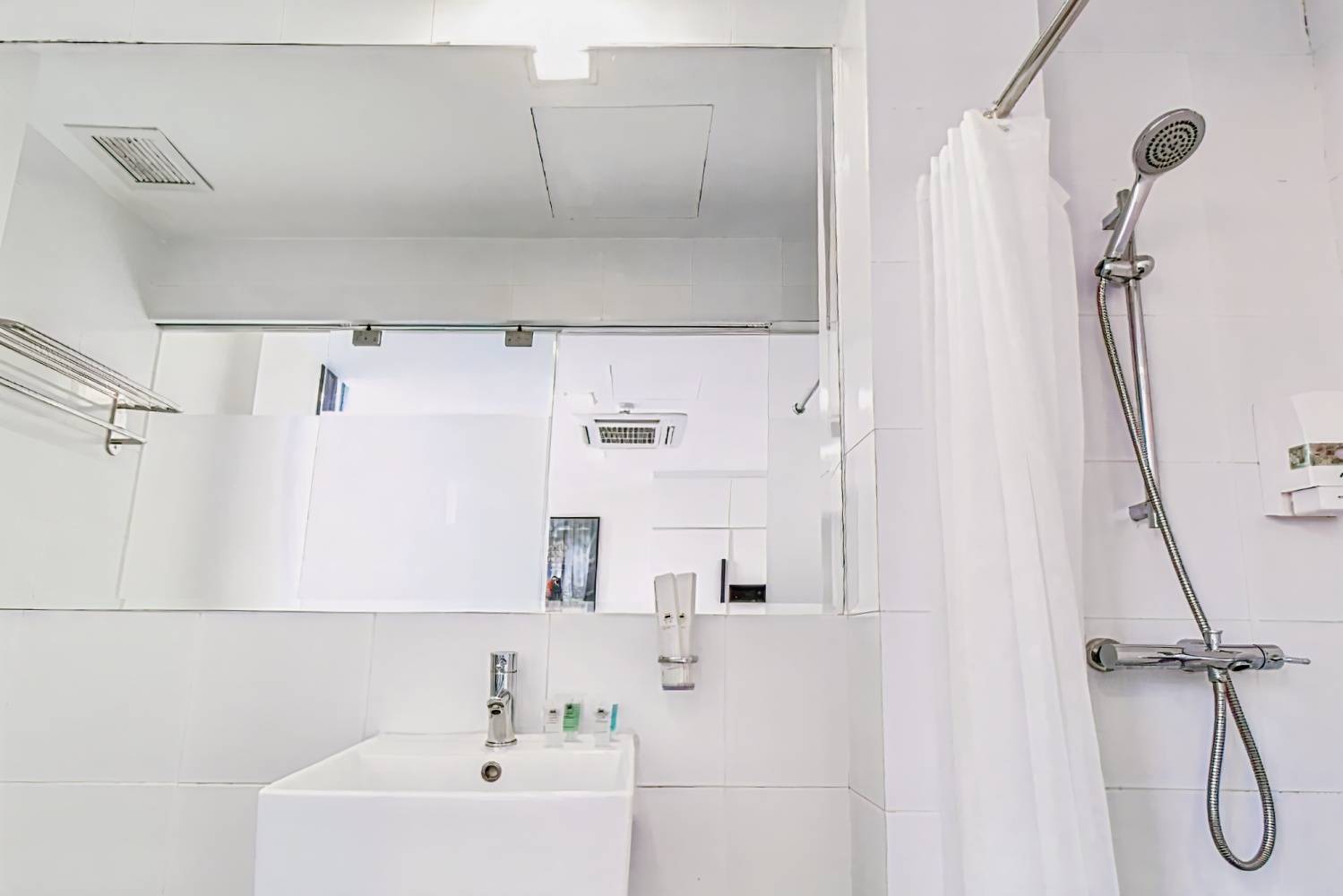 Q Loft Hotels@Mackenzie