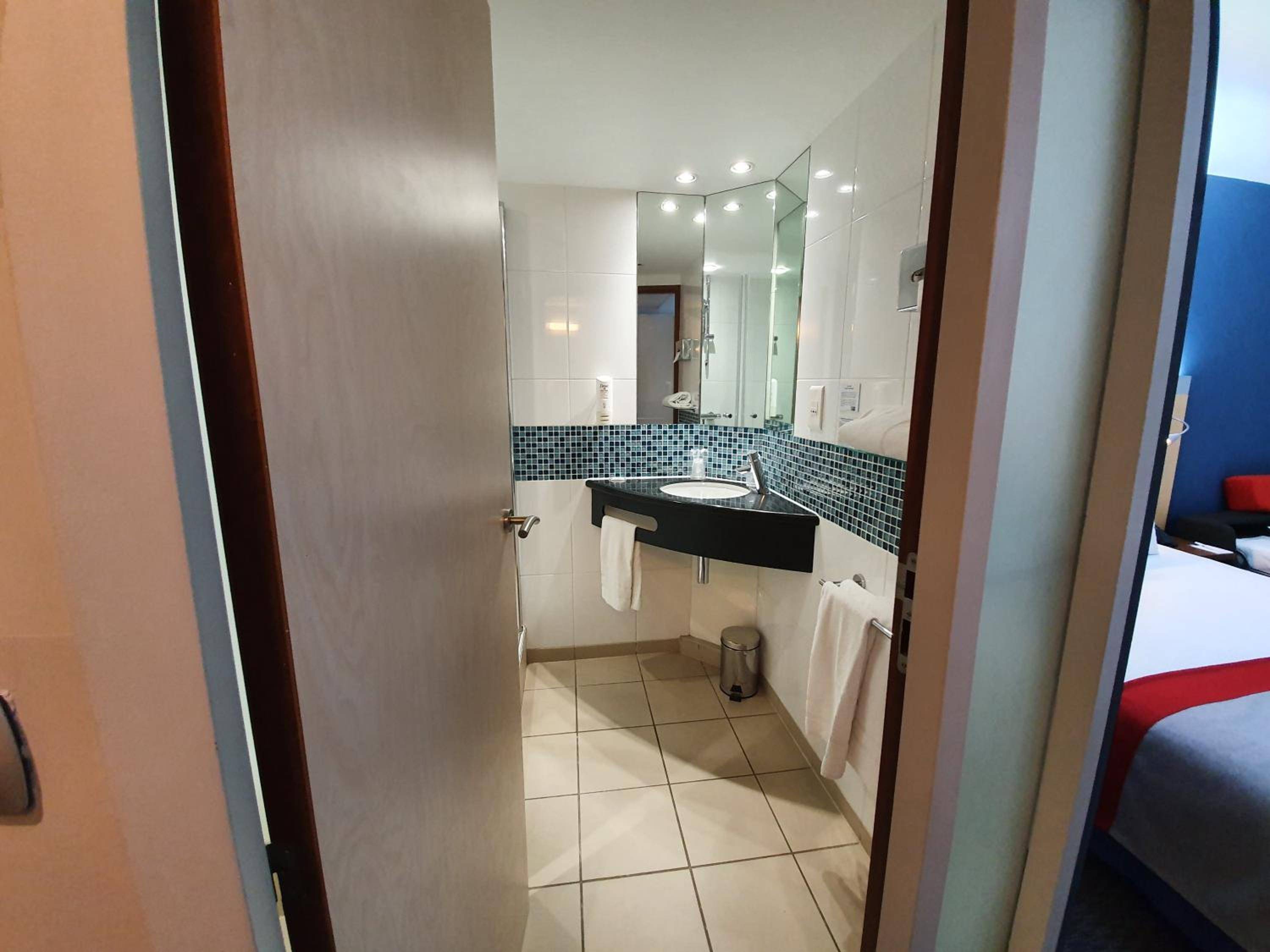 Holiday Inn Express Paris - Canal de la Villette, an IHG Hotel