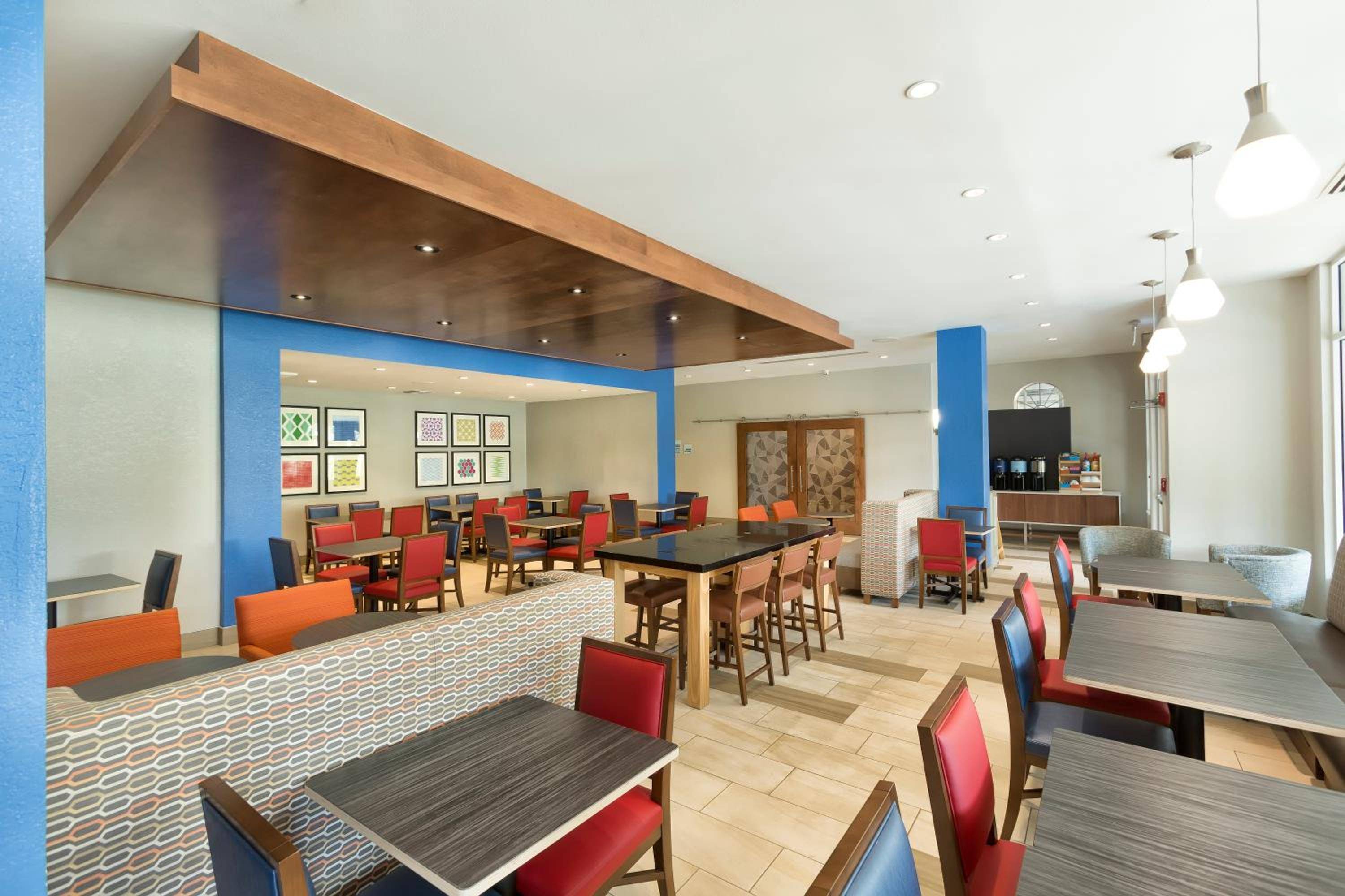 Holiday Inn Express & Suites S Lake Buena Vista by IHG