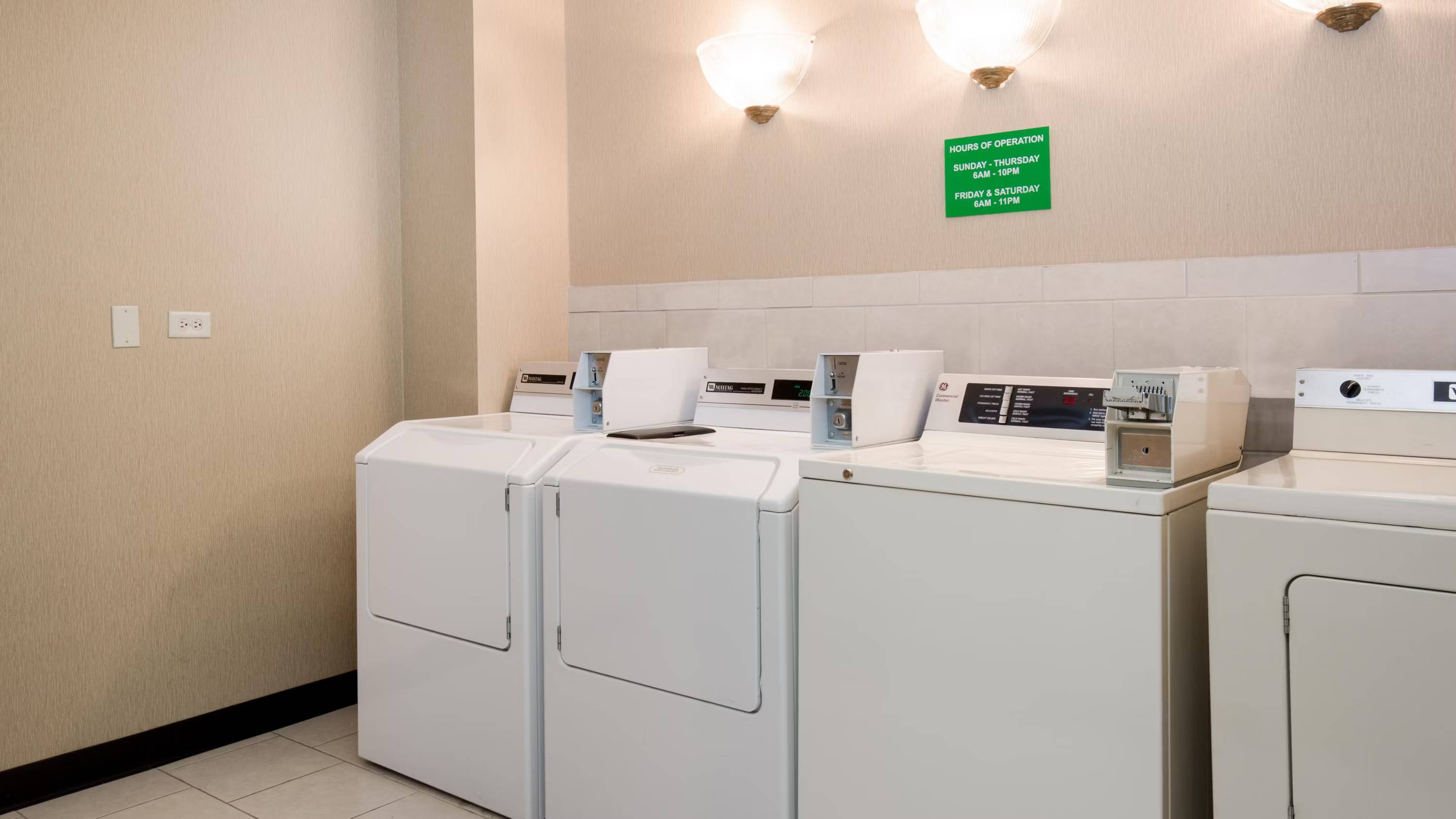 Holiday Inn Chicago Nw Crystal Lk Conv Ctr, an IHG Hotel