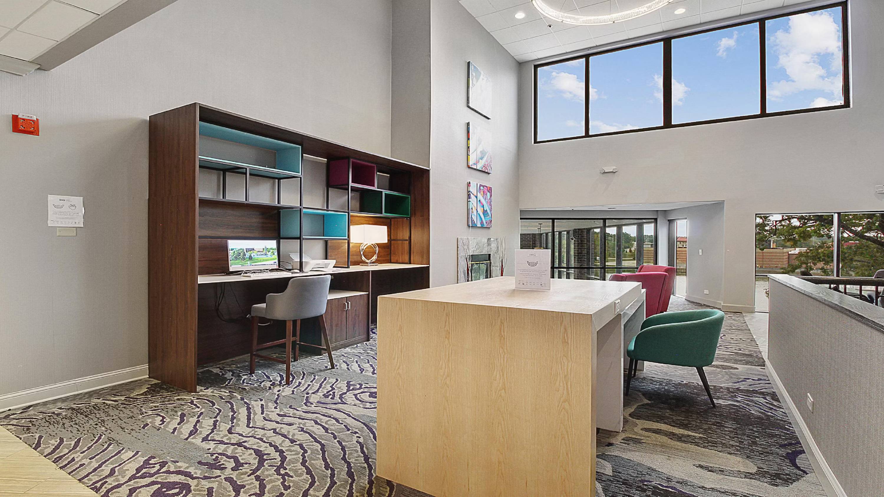 Holiday Inn Chicago Nw Crystal Lk Conv Ctr, an IHG Hotel