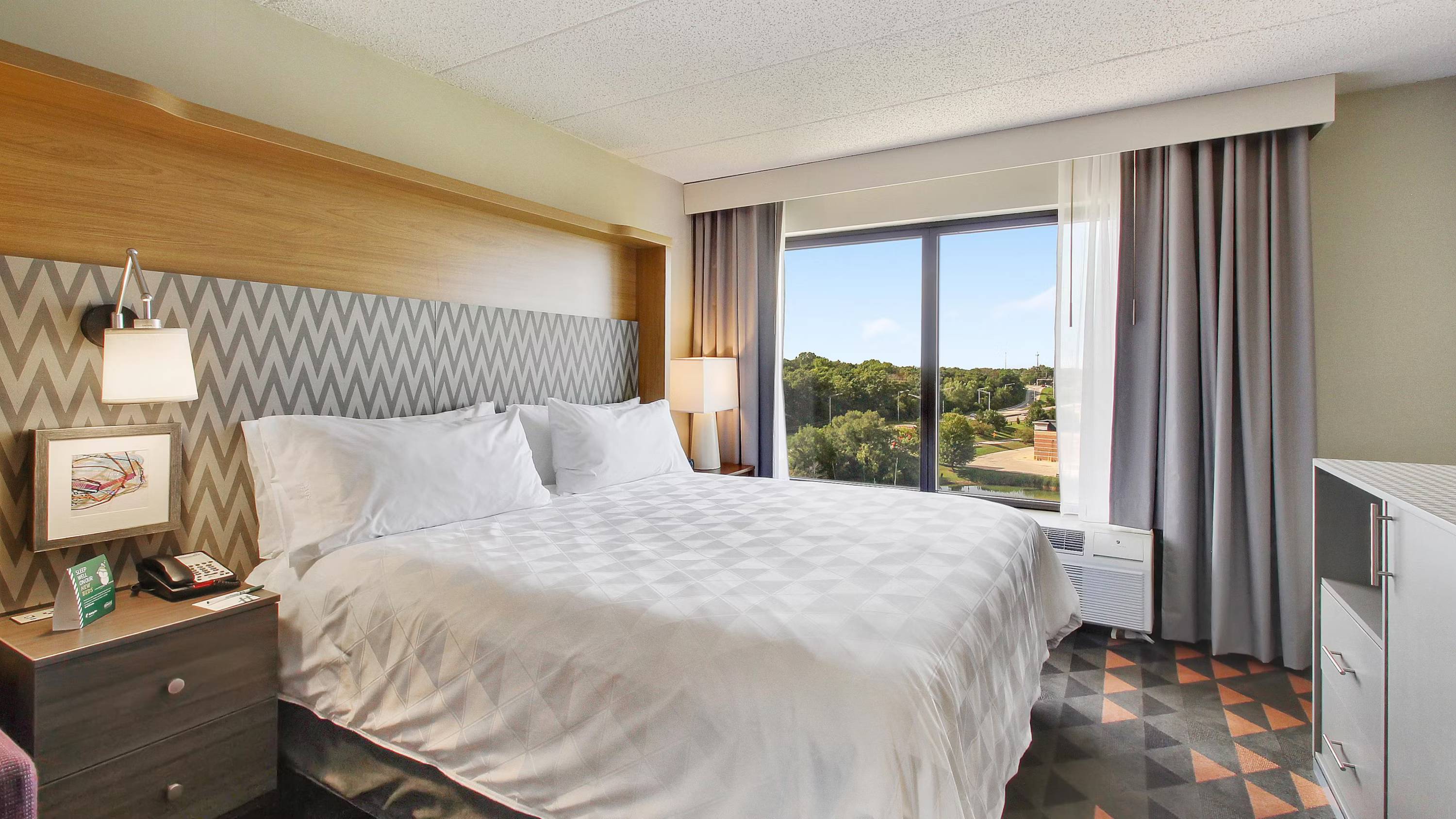 Holiday Inn Chicago Nw Crystal Lk Conv Ctr, an IHG Hotel