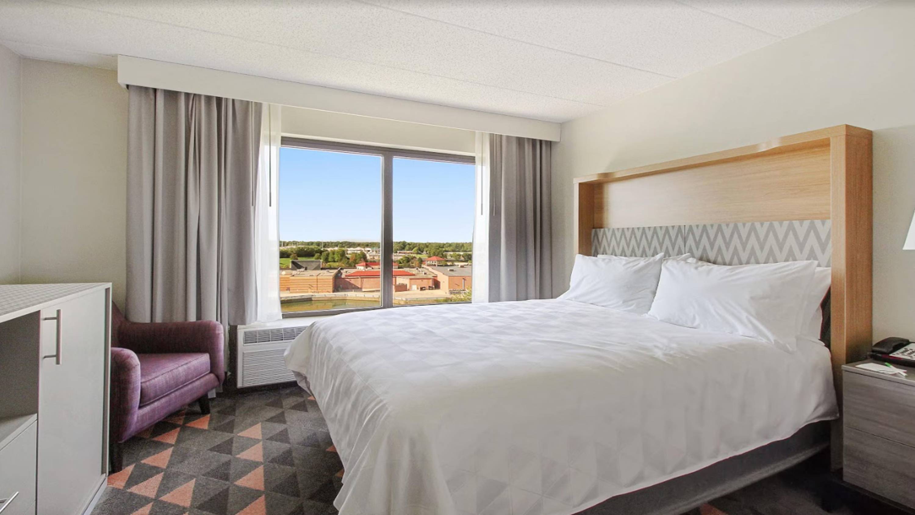 Holiday Inn Chicago Nw Crystal Lk Conv Ctr, an IHG Hotel