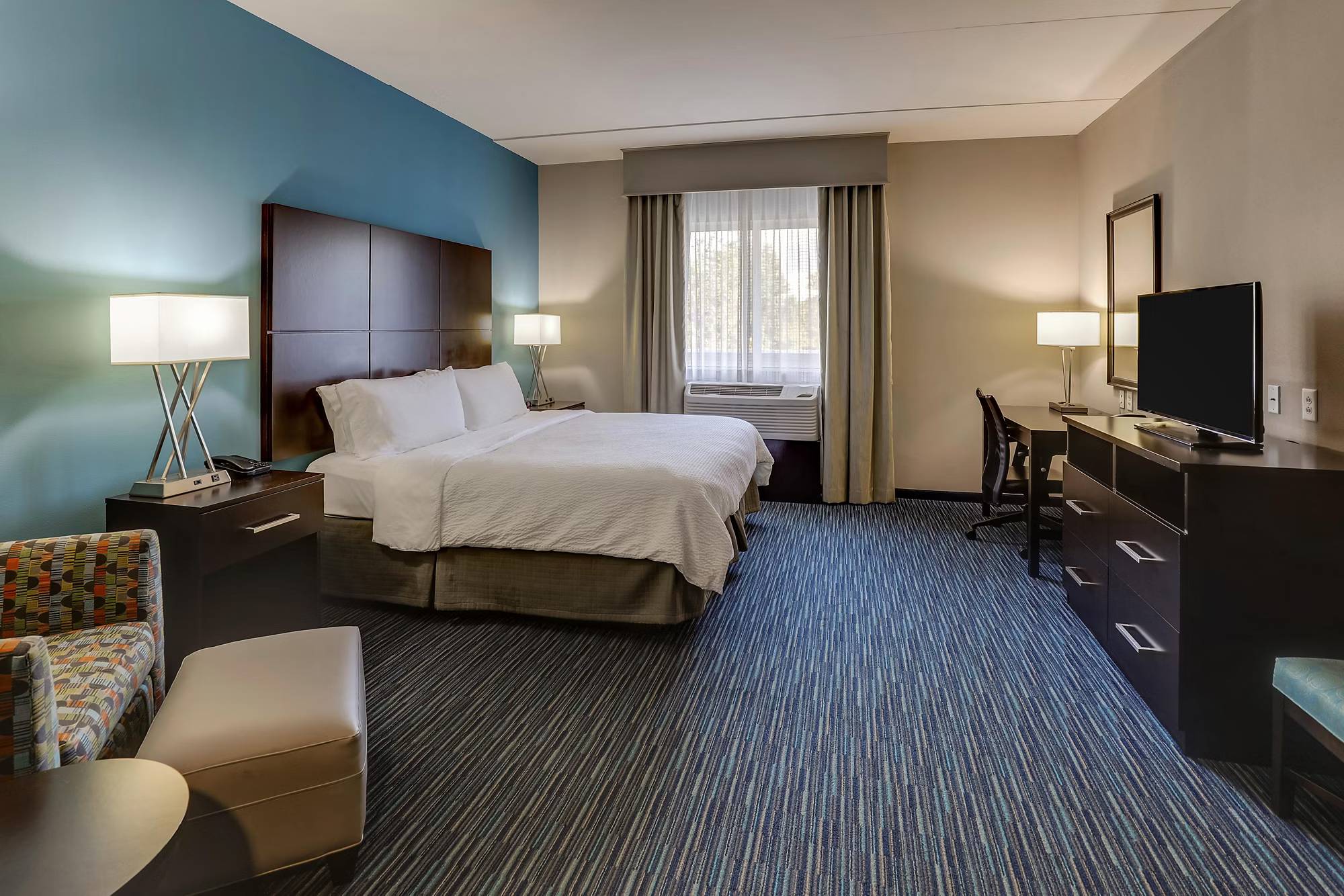 Holiday Inn Indianapolis Airport, an IHG Hotel