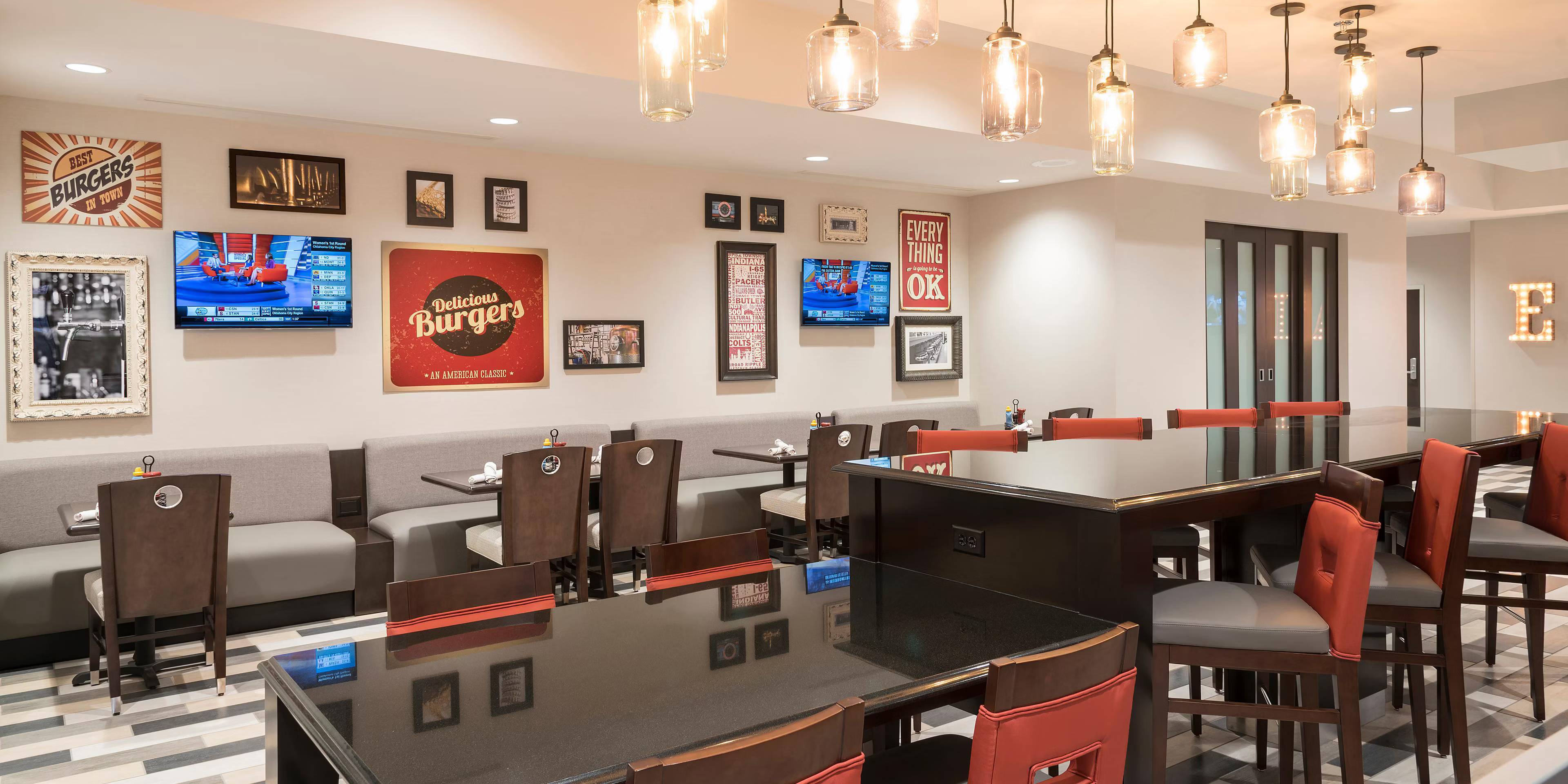 Holiday Inn Indianapolis Airport, an IHG Hotel