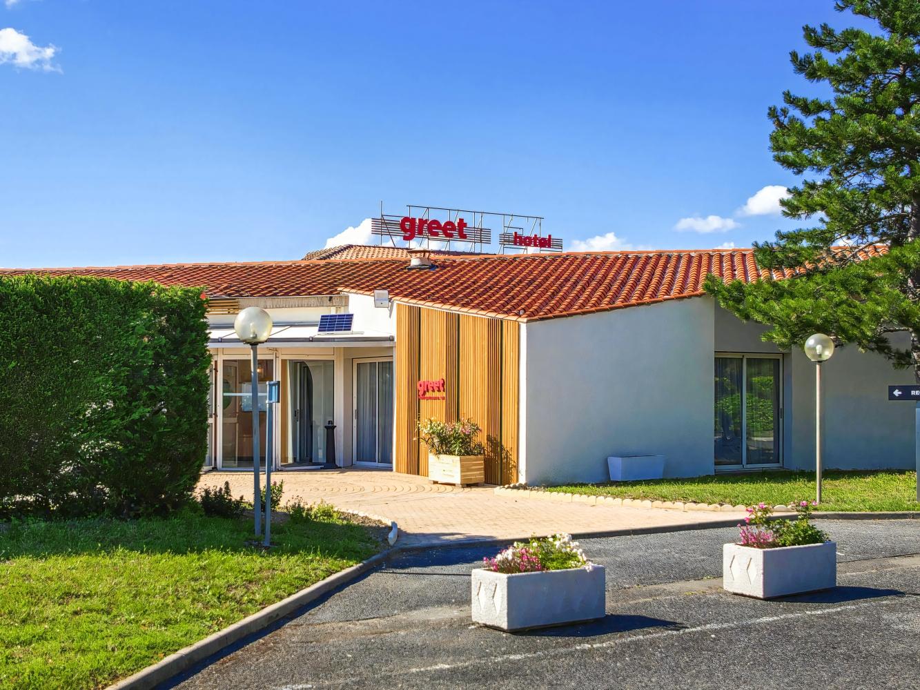 greet Hotel Castres Saix
