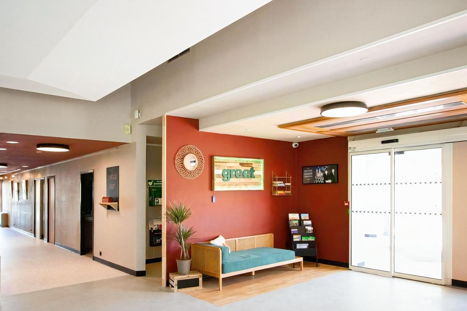 greet Hotel Castres Saix