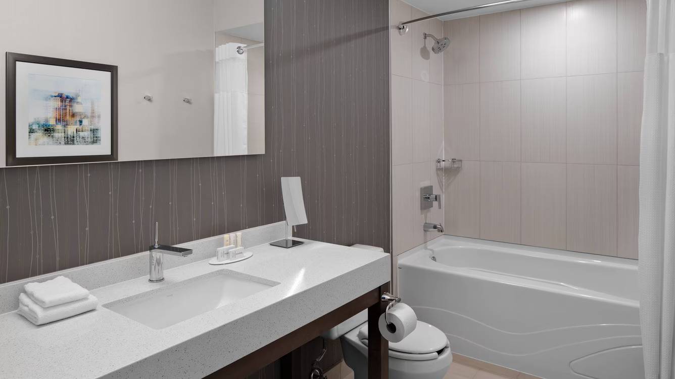 Courtyard By Marriott Edmonton Downtown