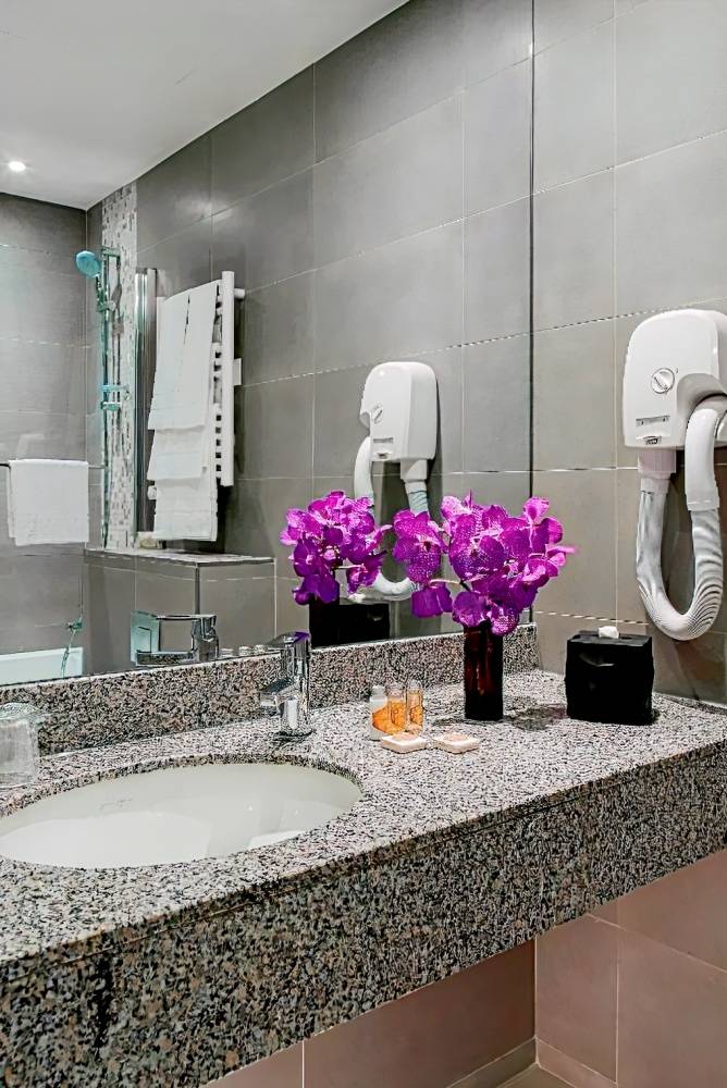 Timhotel Opéra Blanche Fontaine